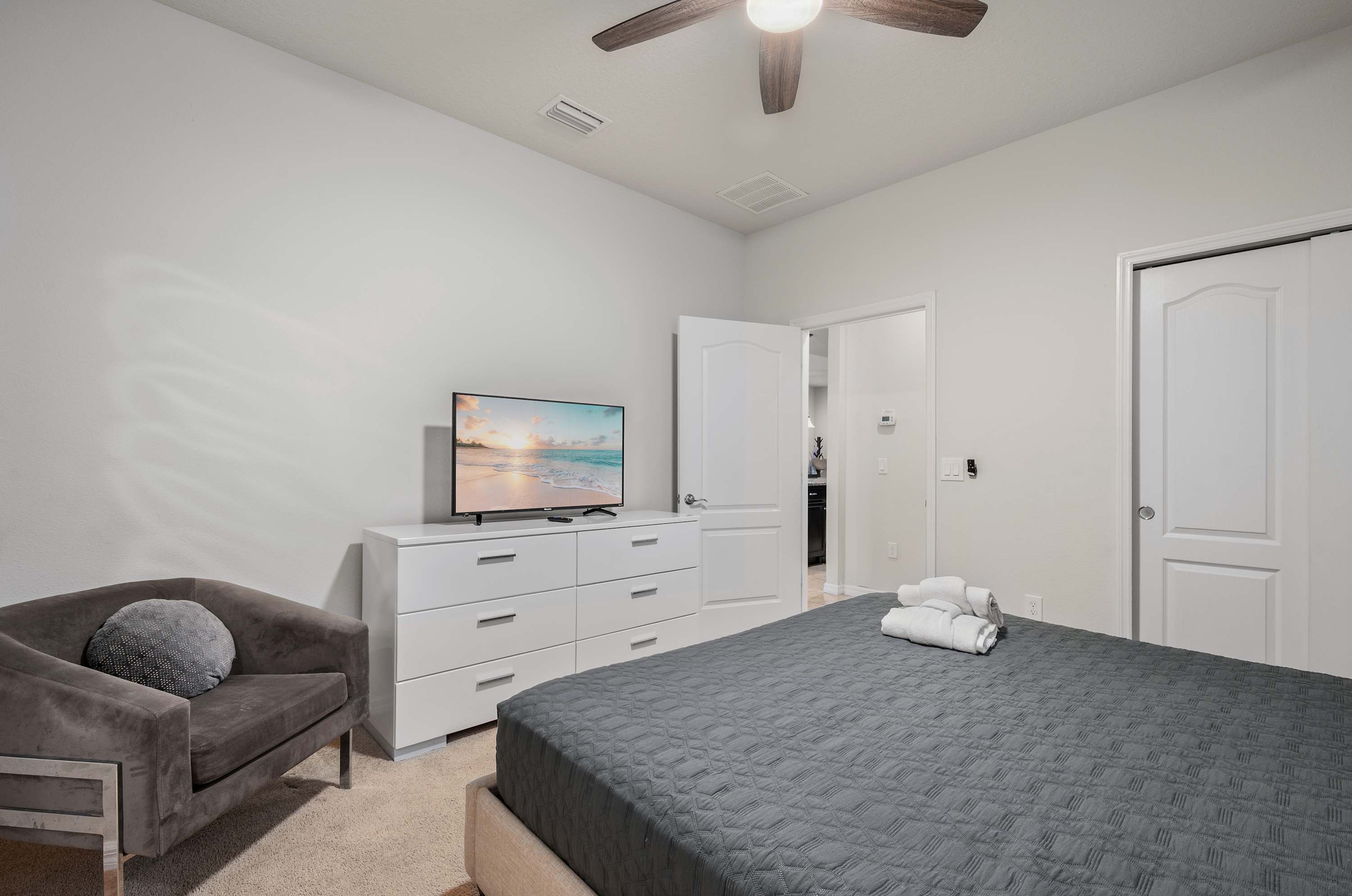 Elegant villa near Disney w/ pool & gameroom