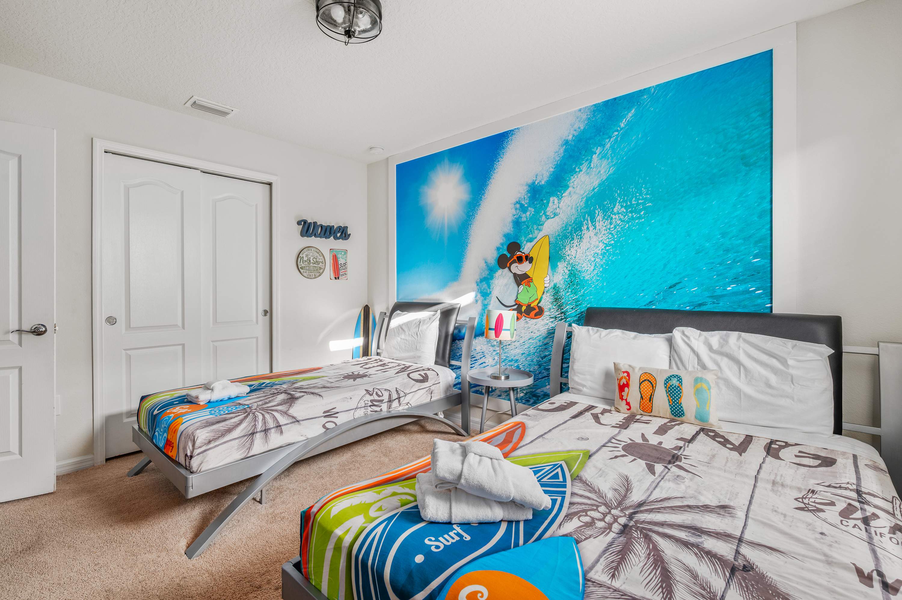 Elegant villa near Disney w/ pool & gameroom