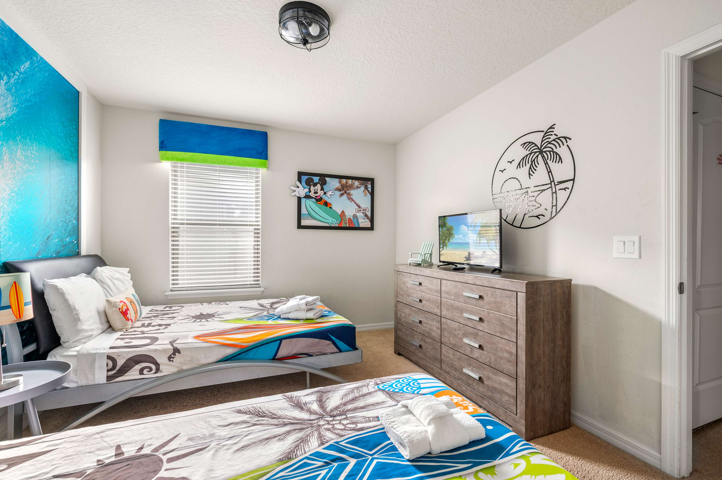 Elegant villa near Disney w/ pool & gameroom