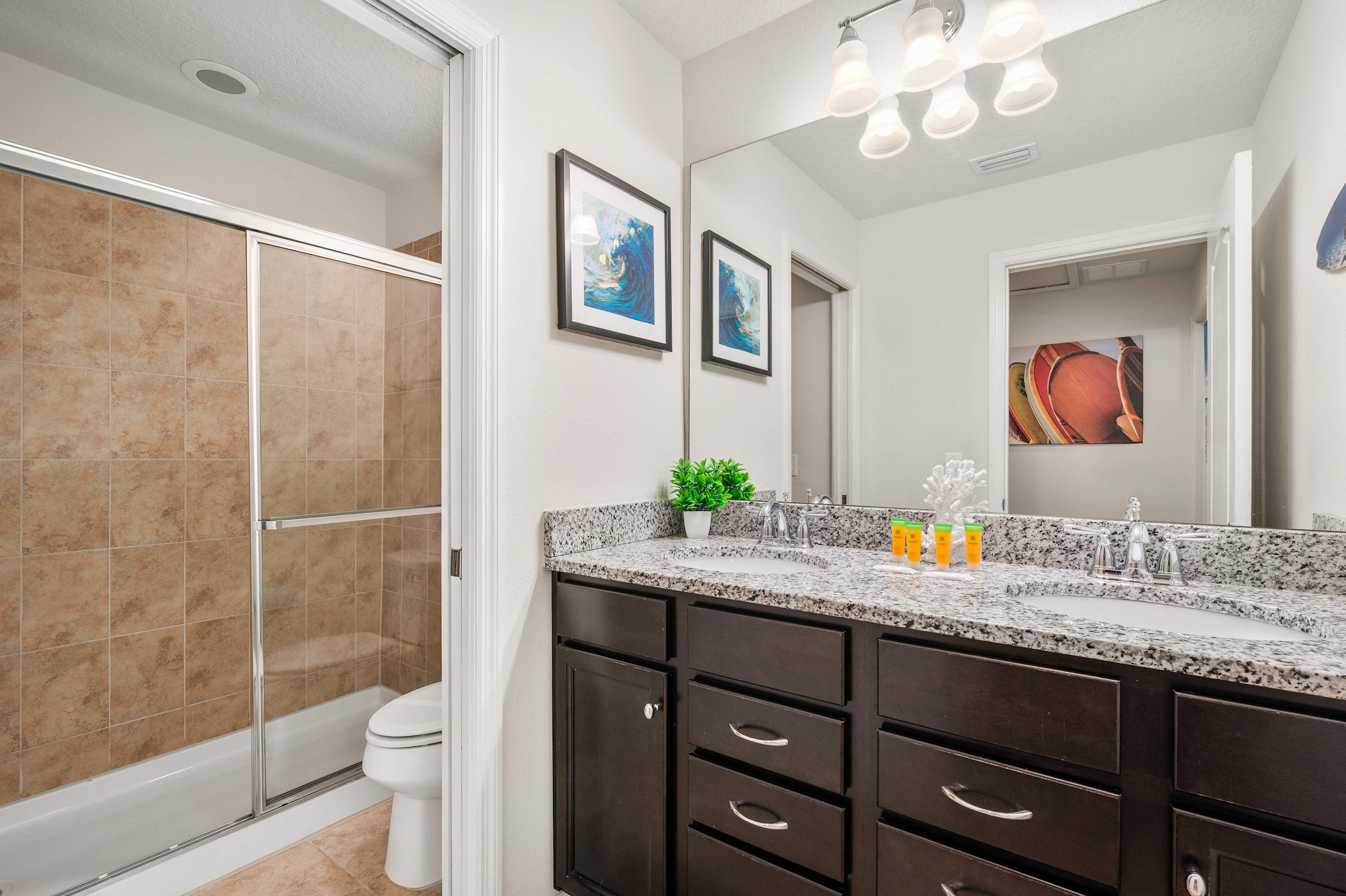 Elegant villa near Disney w/ pool & gameroom