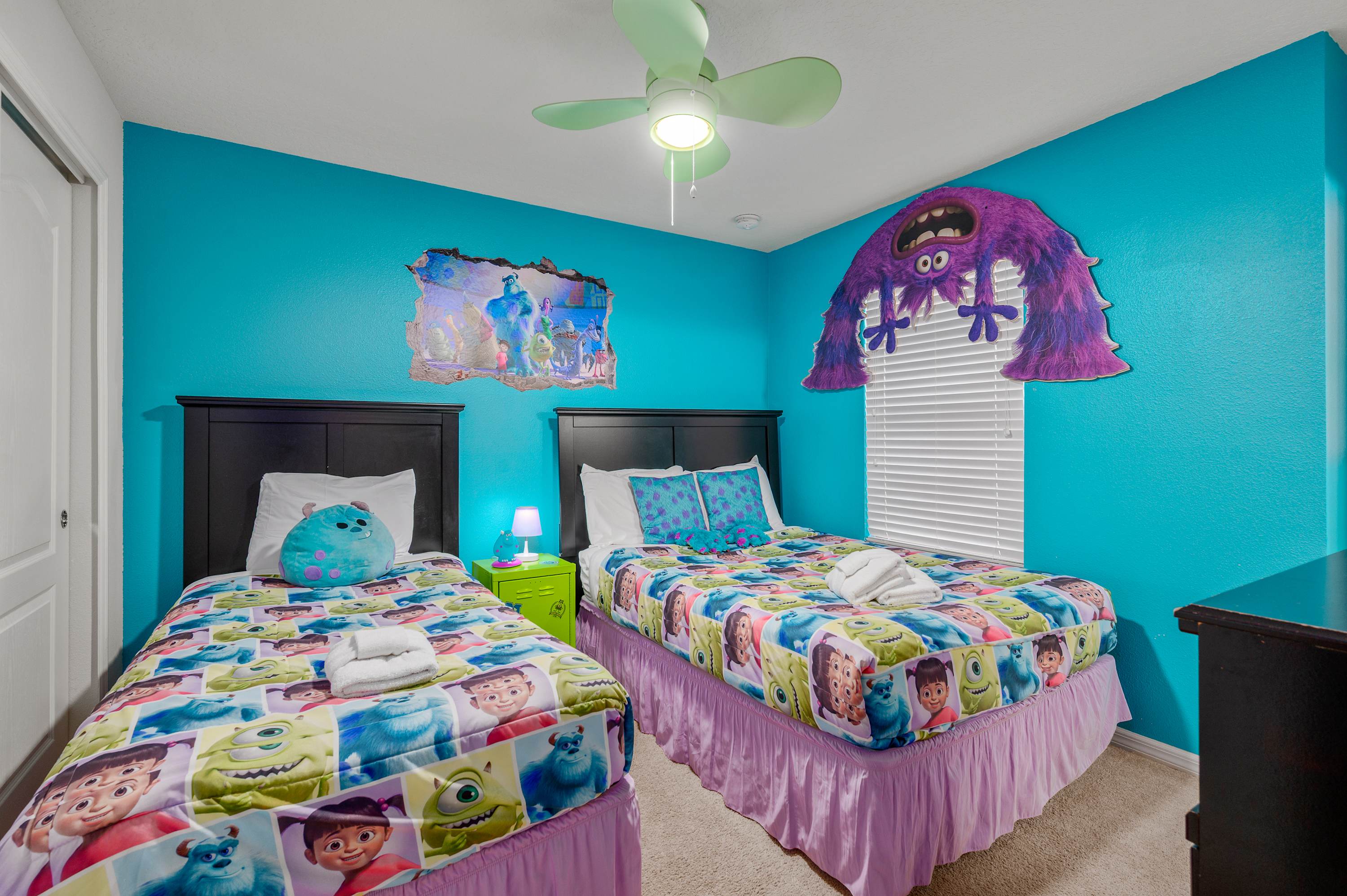 Elegant villa near Disney w/ pool & gameroom