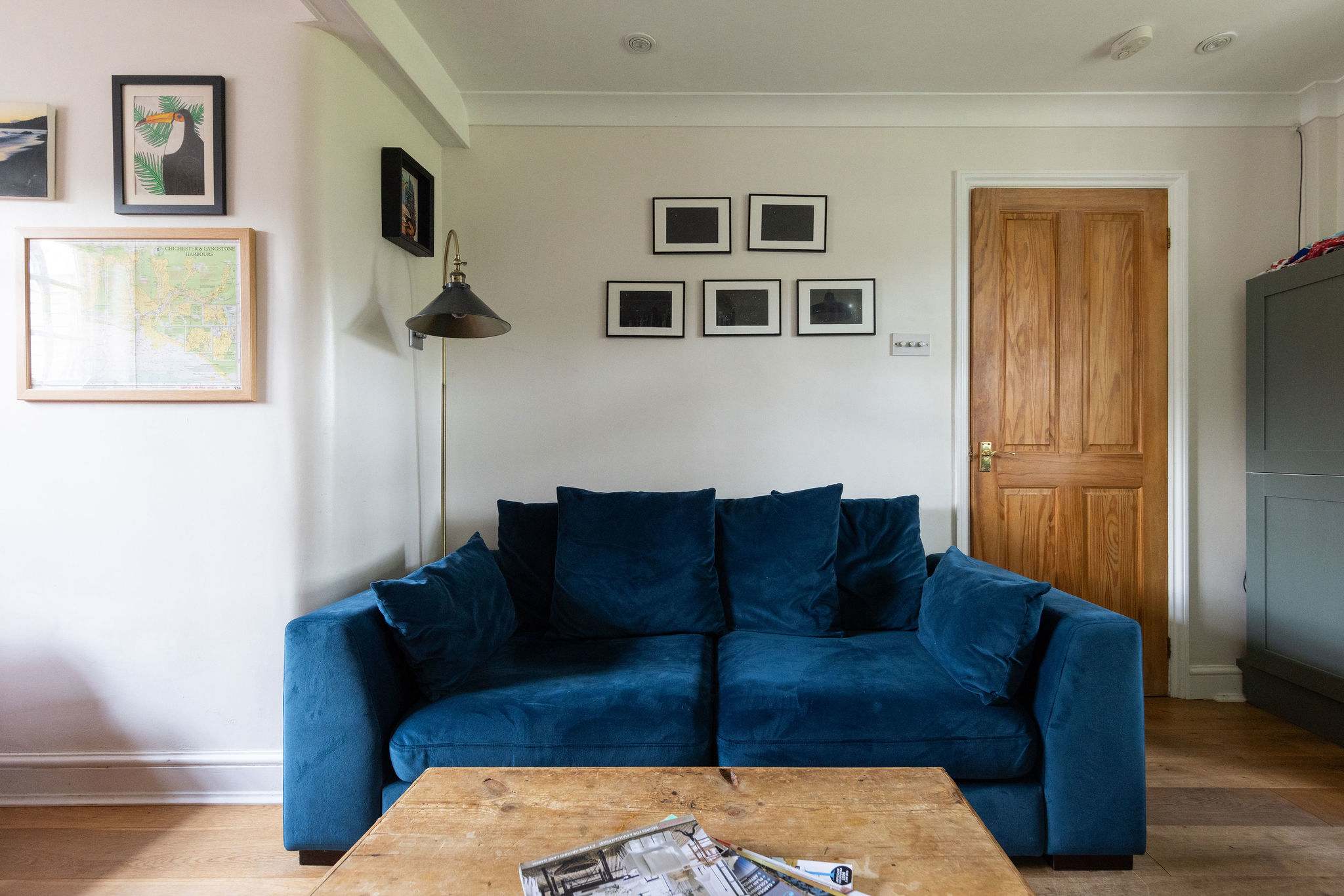 Second sofa in the lounge