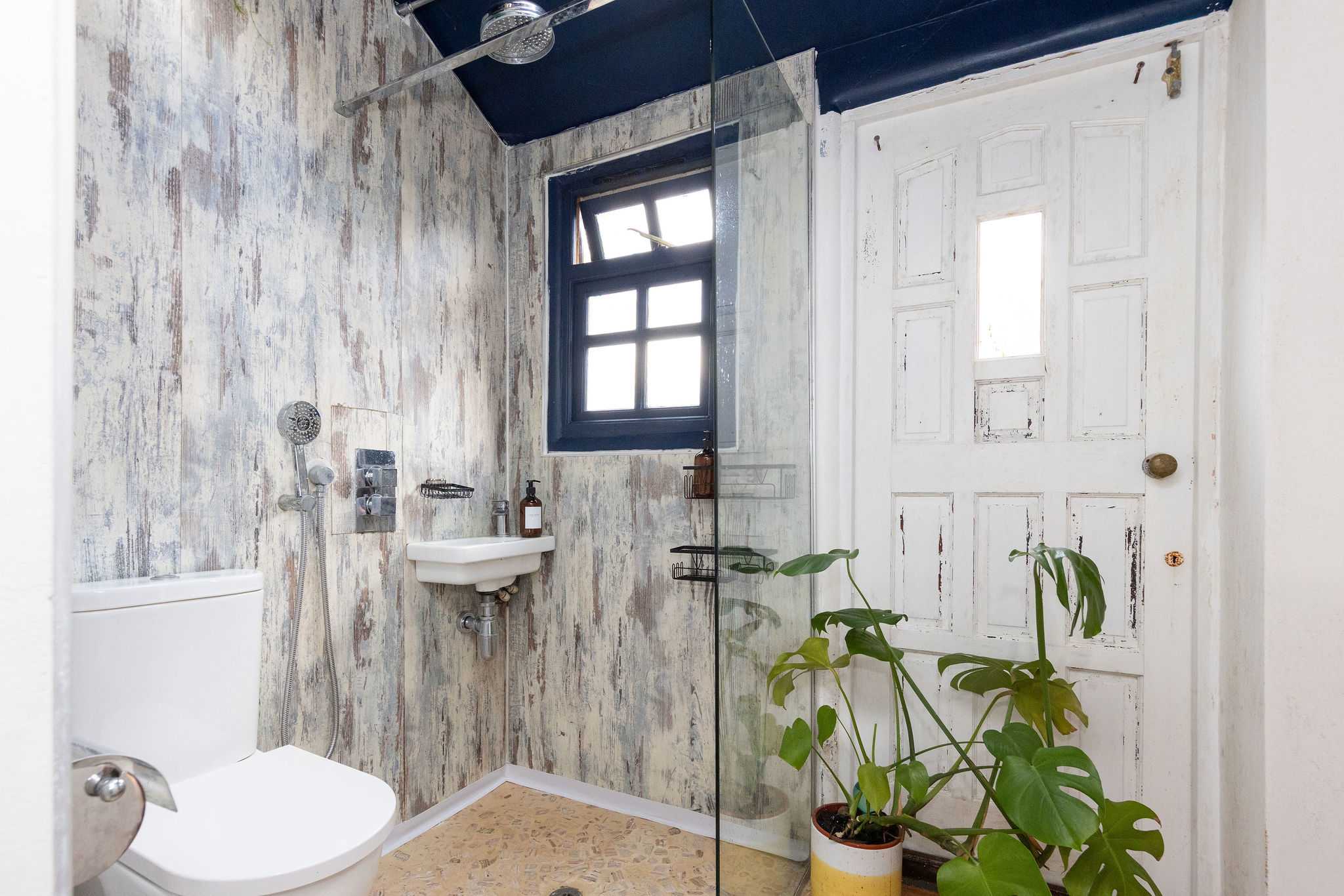 Ground-floor walk-in shower room