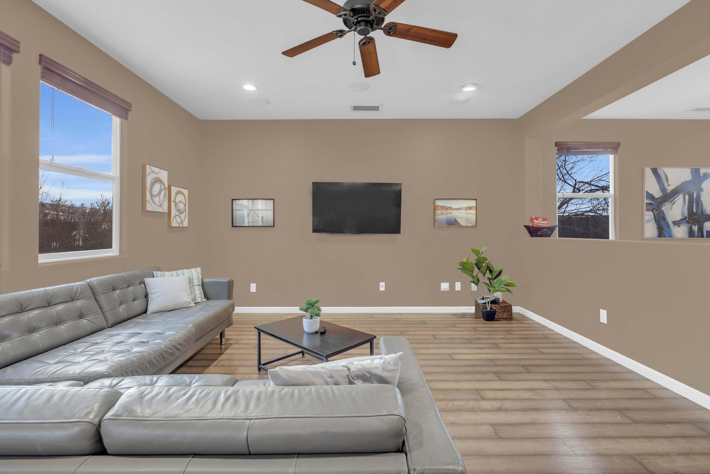 4Bedroom/6 TVs/Sleeps16 — Reno, NV — vacation rental