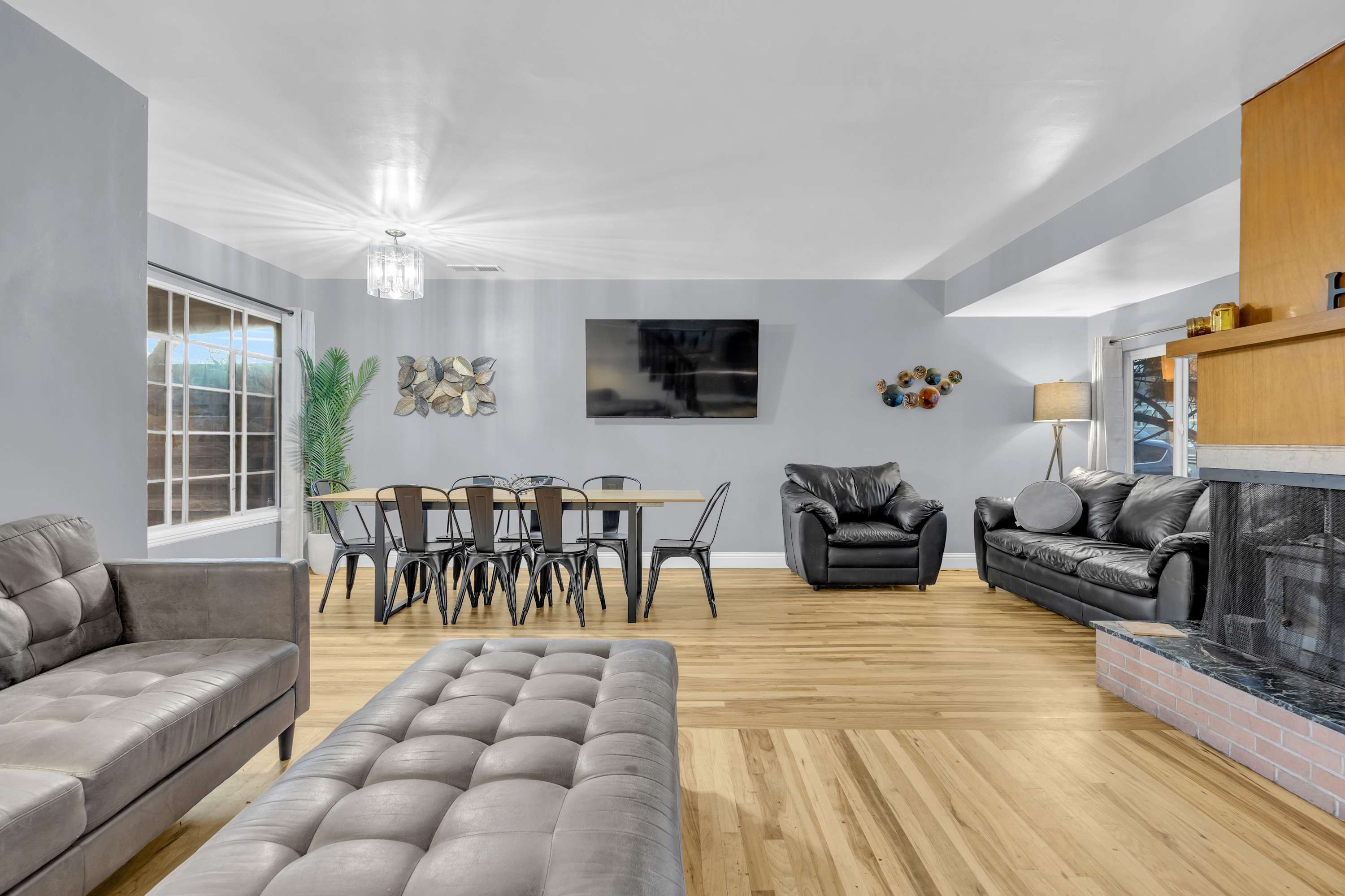 13 Beds 7 TVs Sleeps19 W2 AC — Reno, NV — vacation rental