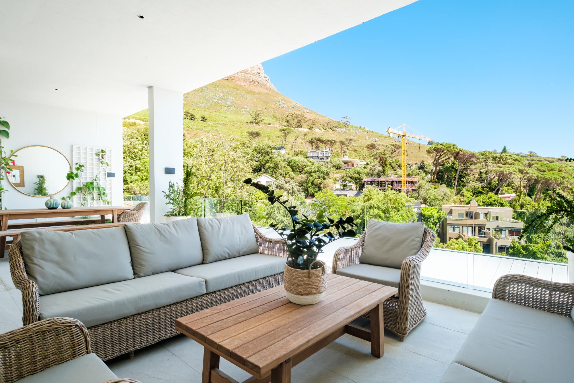 Similar Property 4Bed Secure Apartment in Higgovale 10 The Quarry