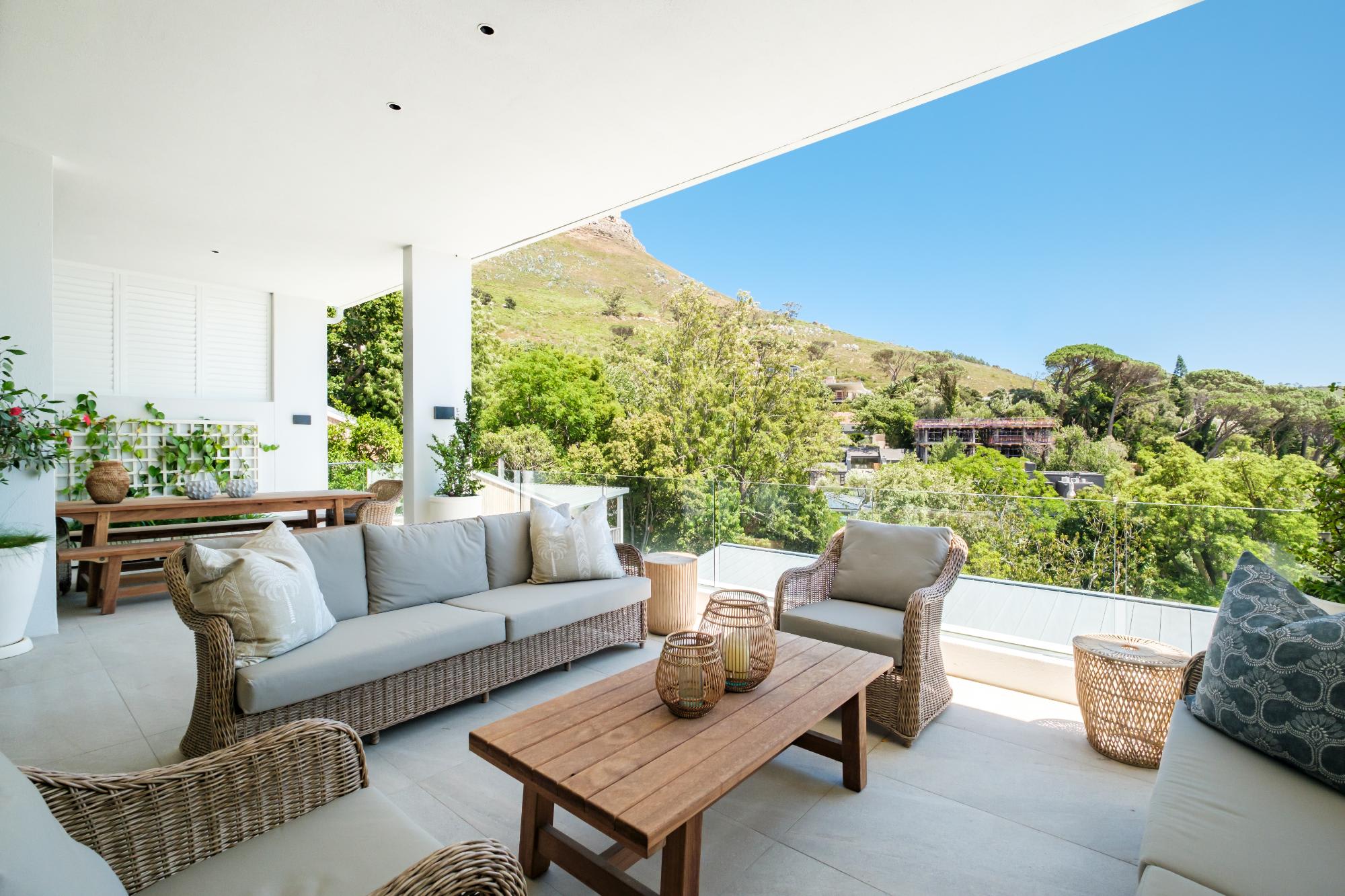 Stylish 4Bed in Higgovale Estate 12 The Quarry 5