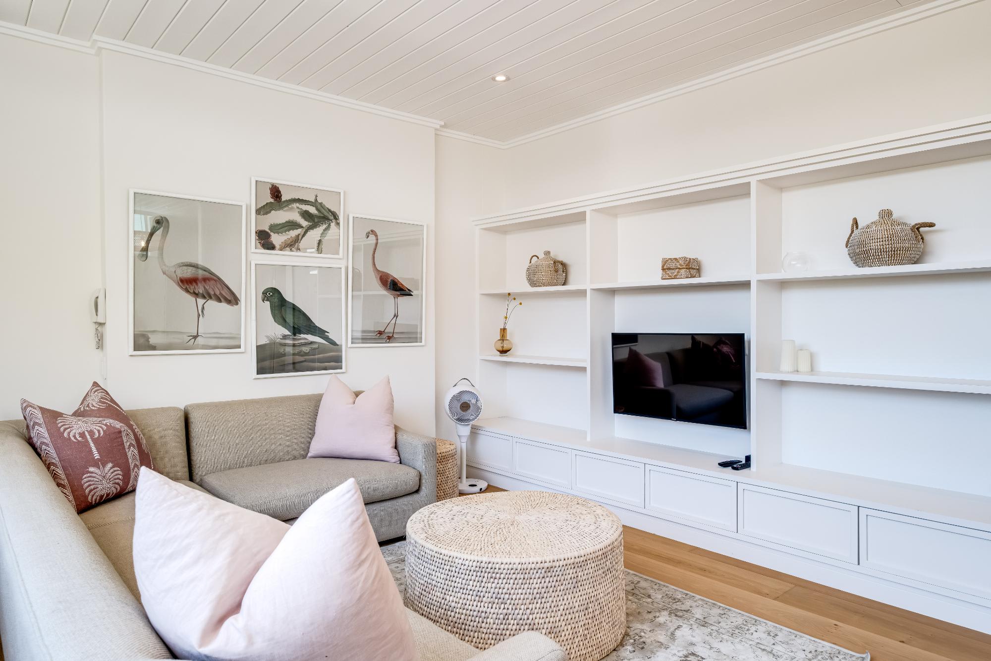 Private Higgovale Estate 1Bed 18 The Quarry 4