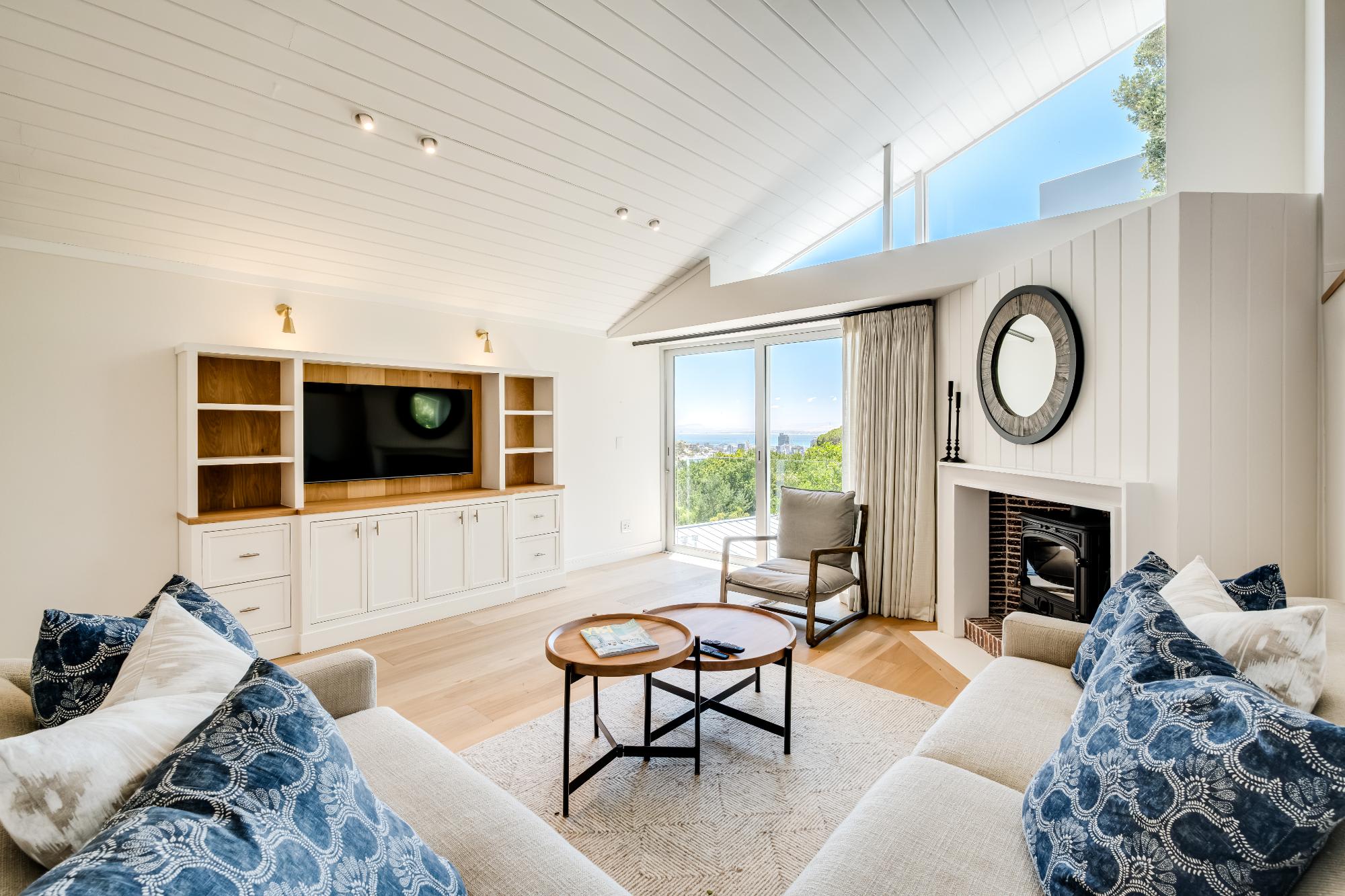 Modern Secure 4Bed in Higgovale 16 The Quarry