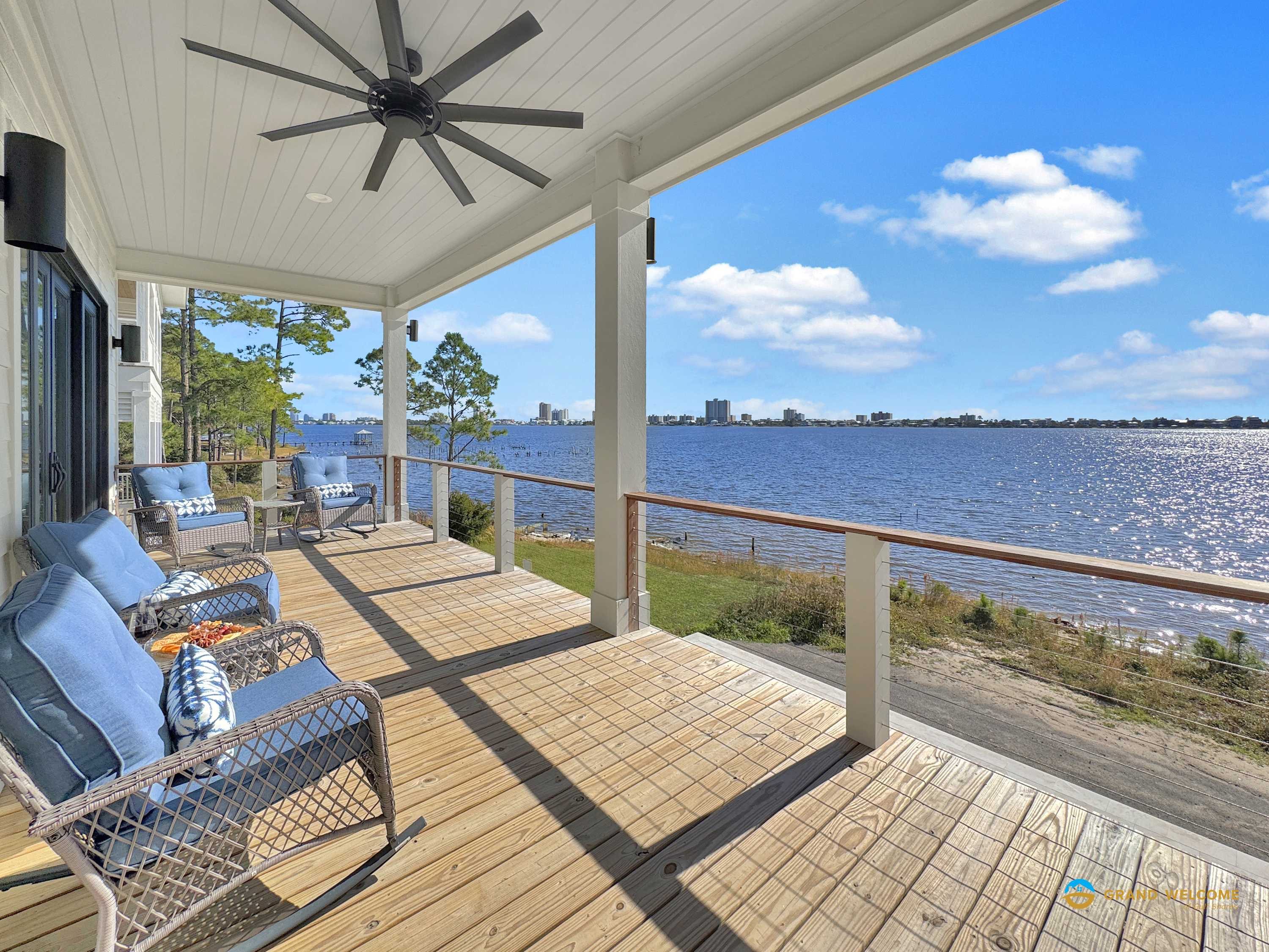 Waterfront Luxury Home for 12 | Pool | Fireplace