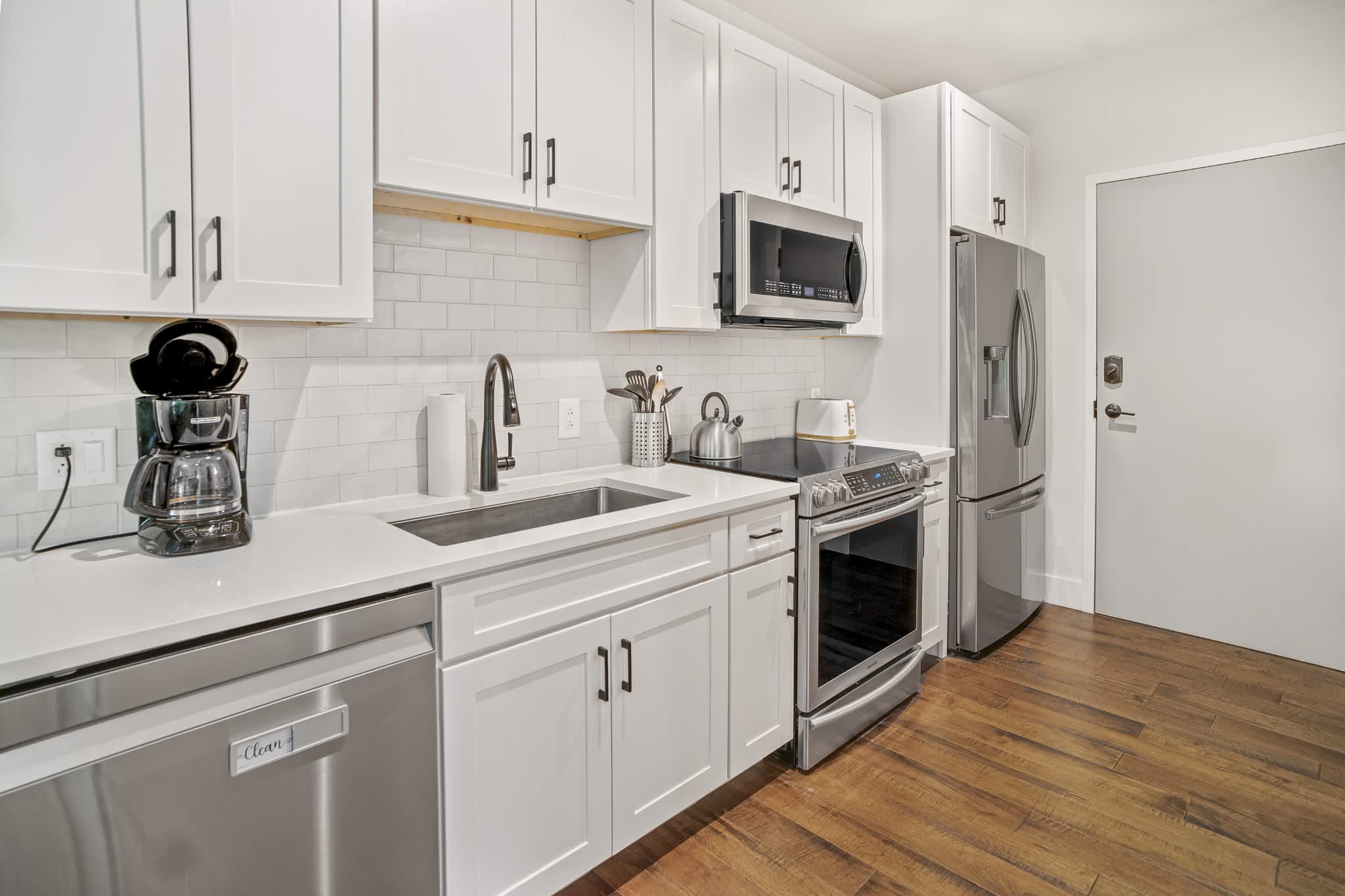 Downtown 1865 Condo | Sleeps 6 | Near Broadway