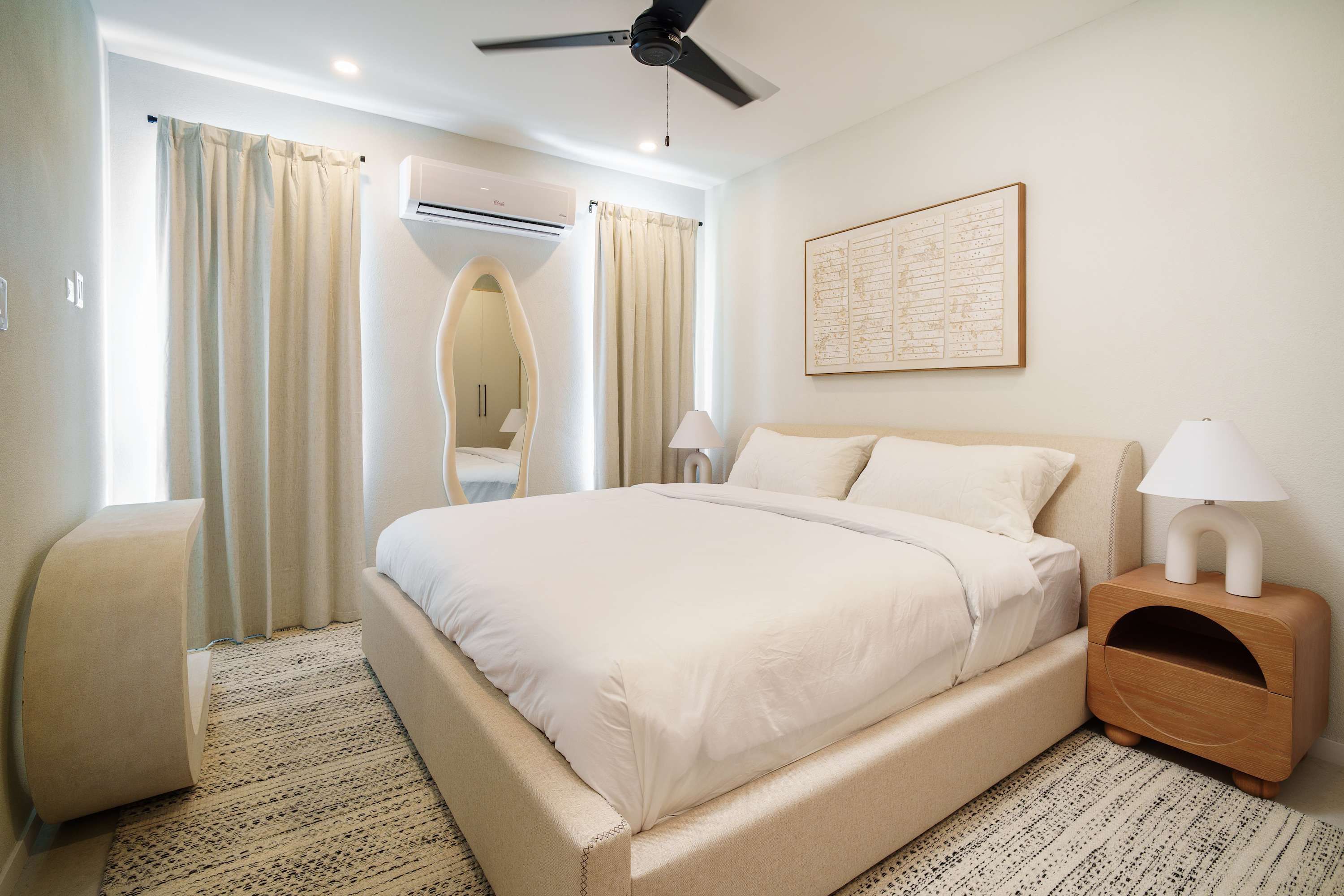 Elegant LUX 2BR, 3mins to Beach! Pool & Deck