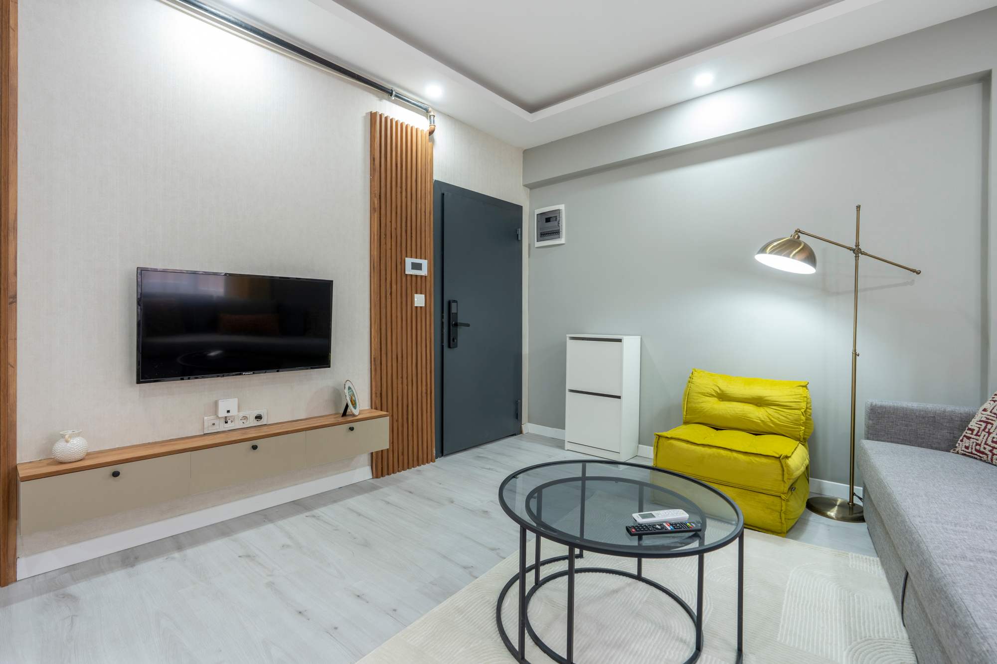 Gray image 3