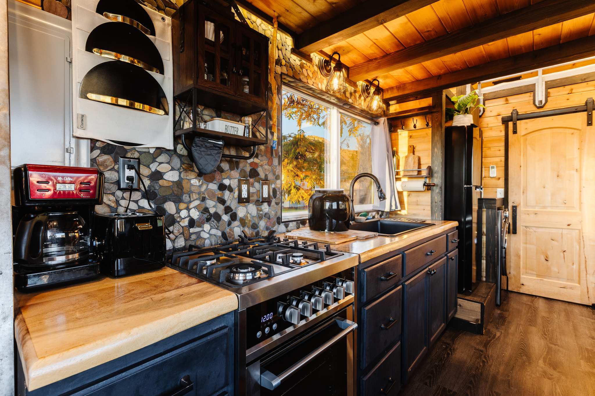 Modern Tiny Home Near Zion | Near Trails — Apple Valley, UT — vacation rental