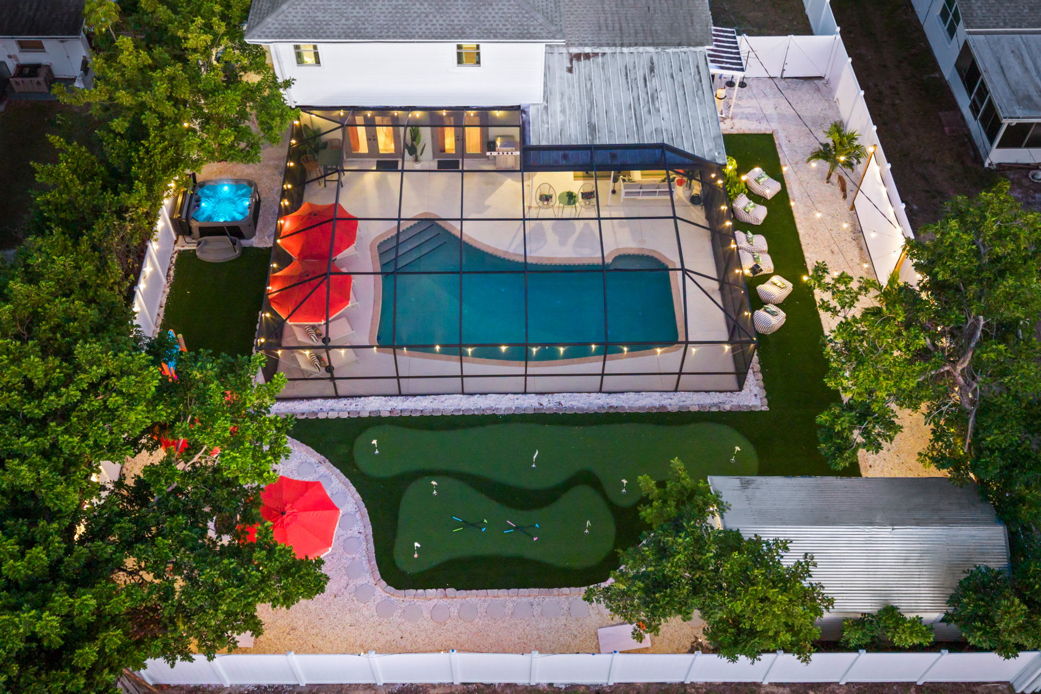 Epic Backyard - Pool - Hot Tub - Outdoor Theatre — Bradenton, FL — vacation rental