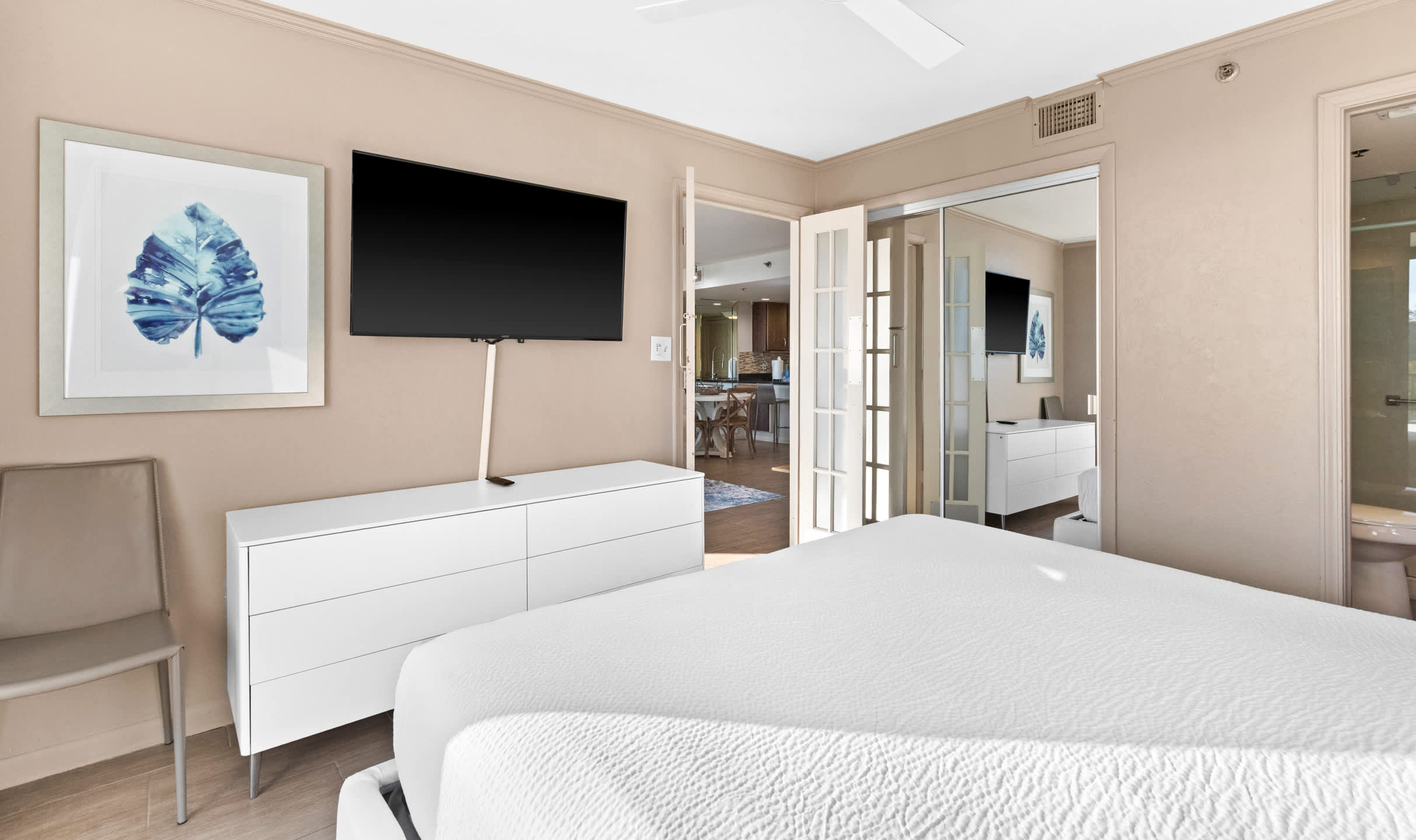 One Seagrove Place 0105 | Photo 23