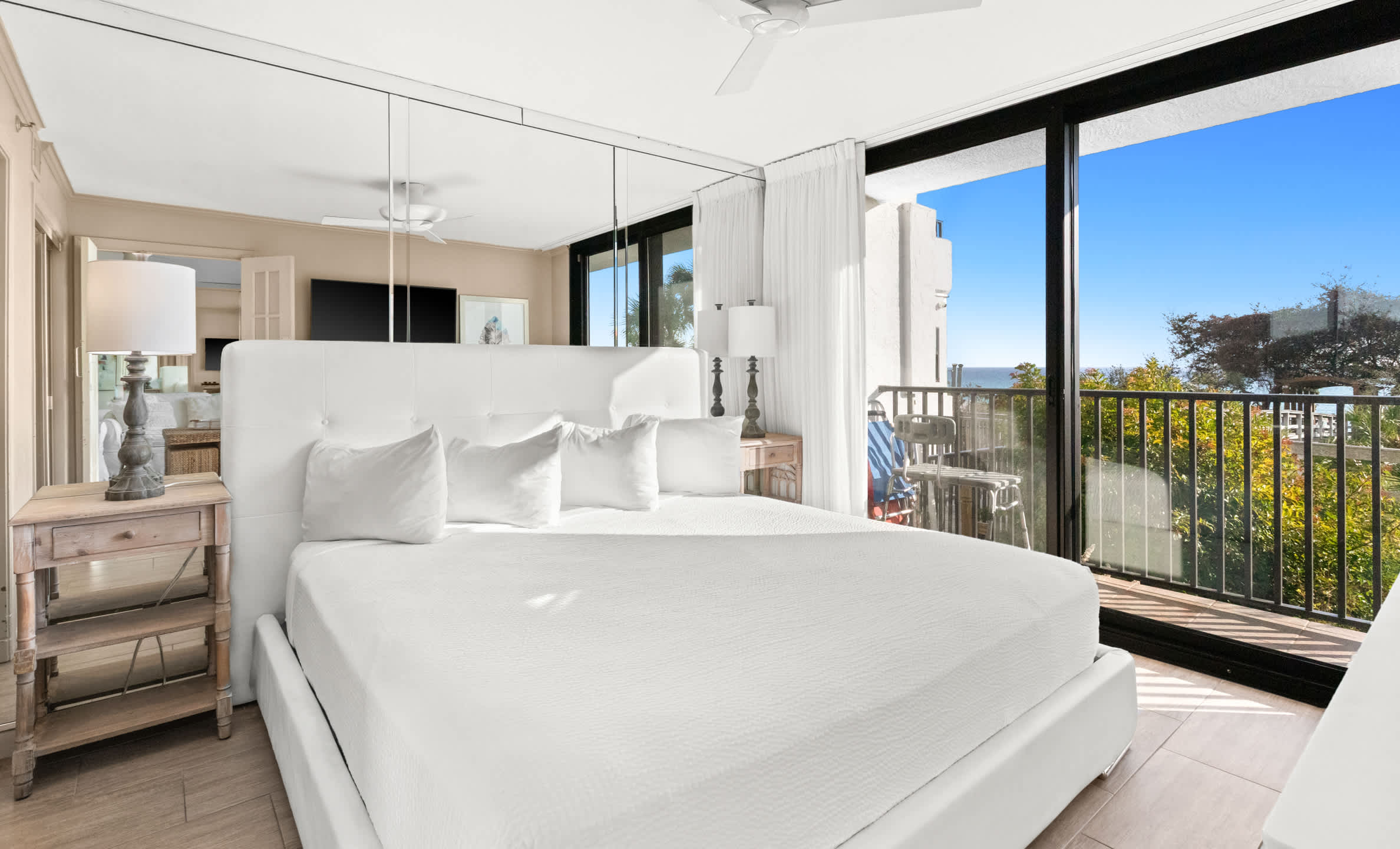 One Seagrove Place 0105 | Photo 21