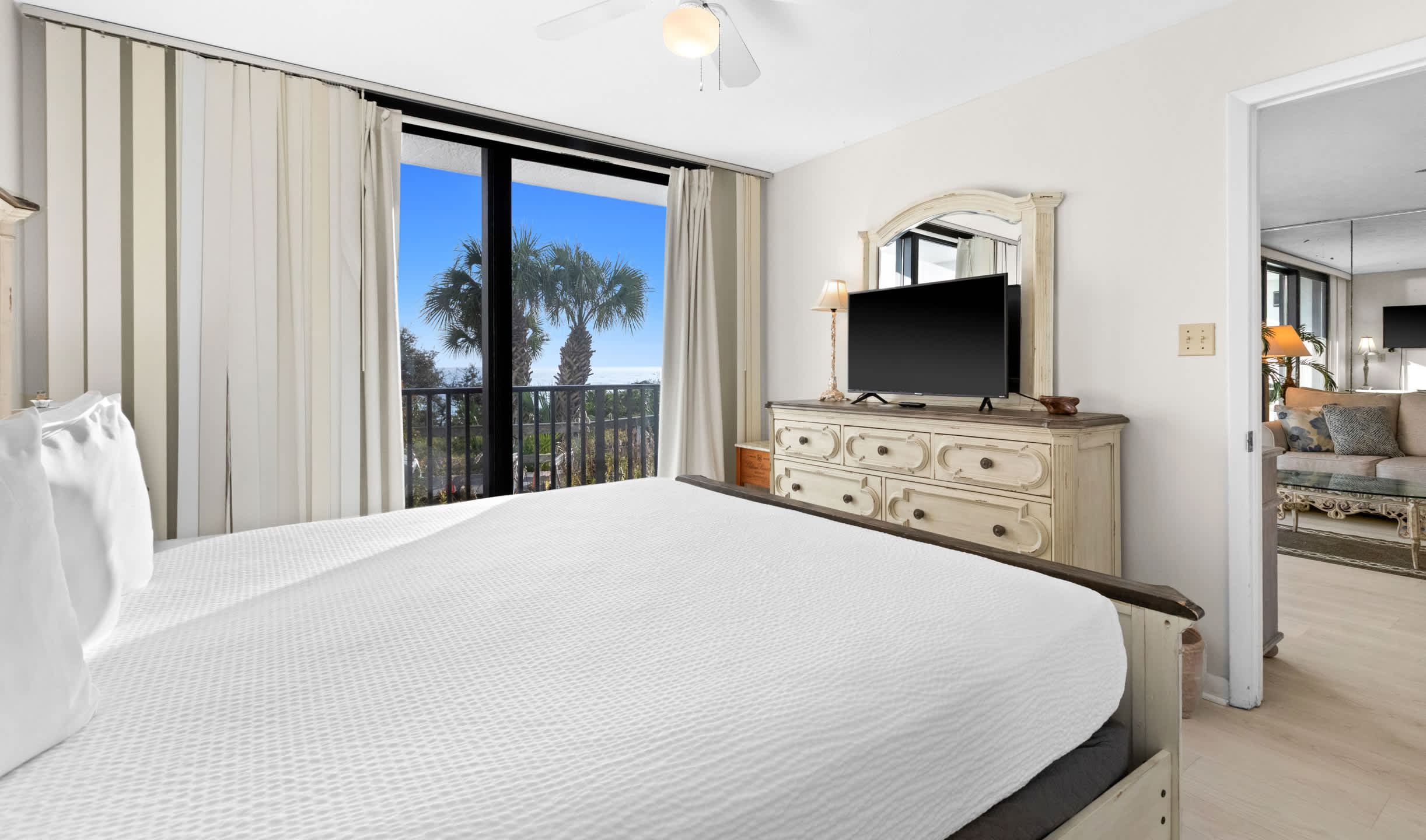 One Seagrove Place 0107 | Photo 14