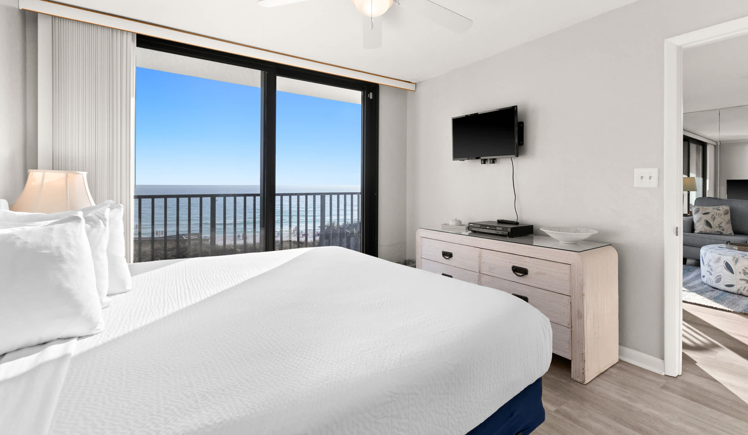 One Seagrove Place 0202 | Photo 16