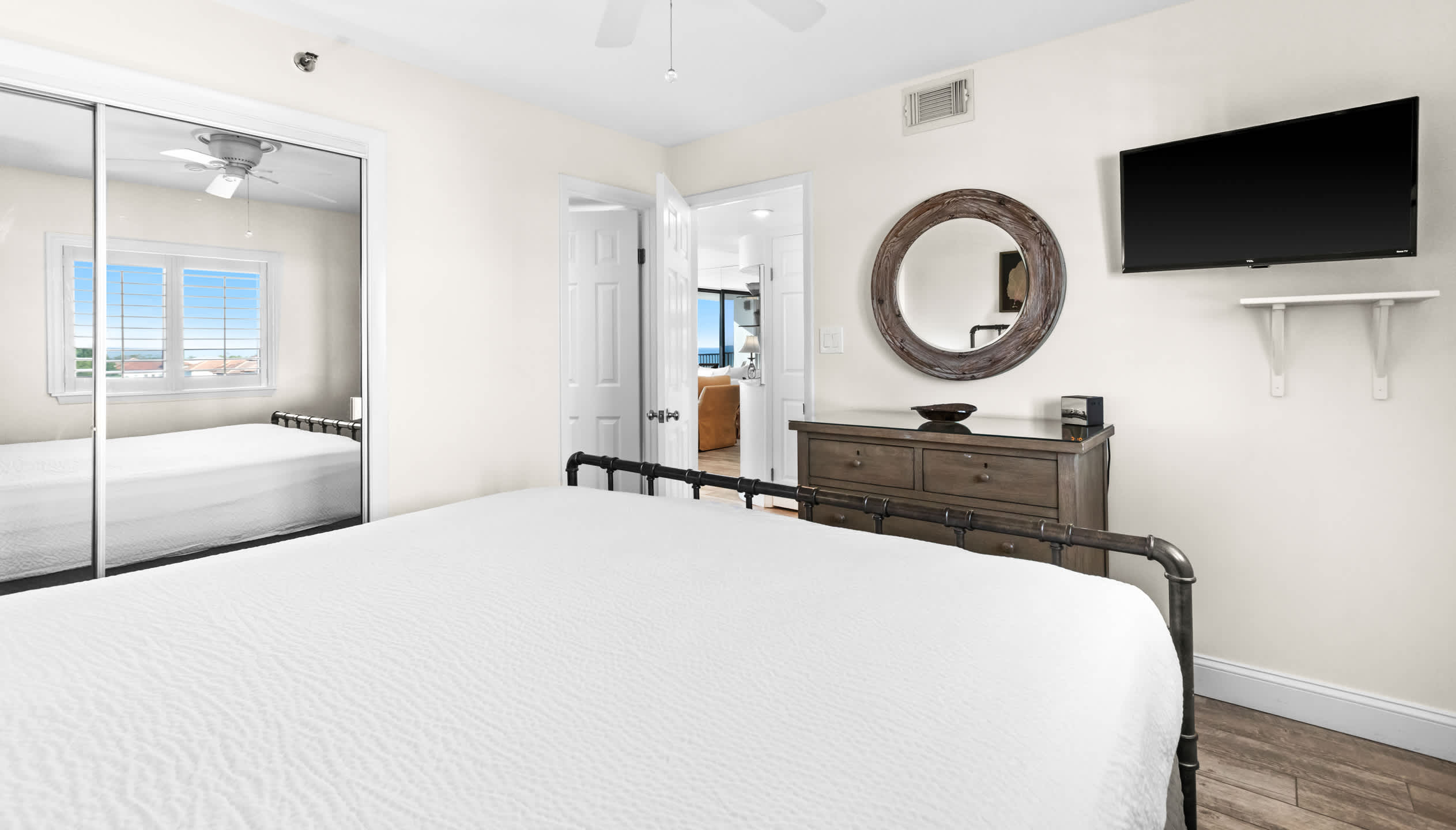 One Seagrove Place 0601 23