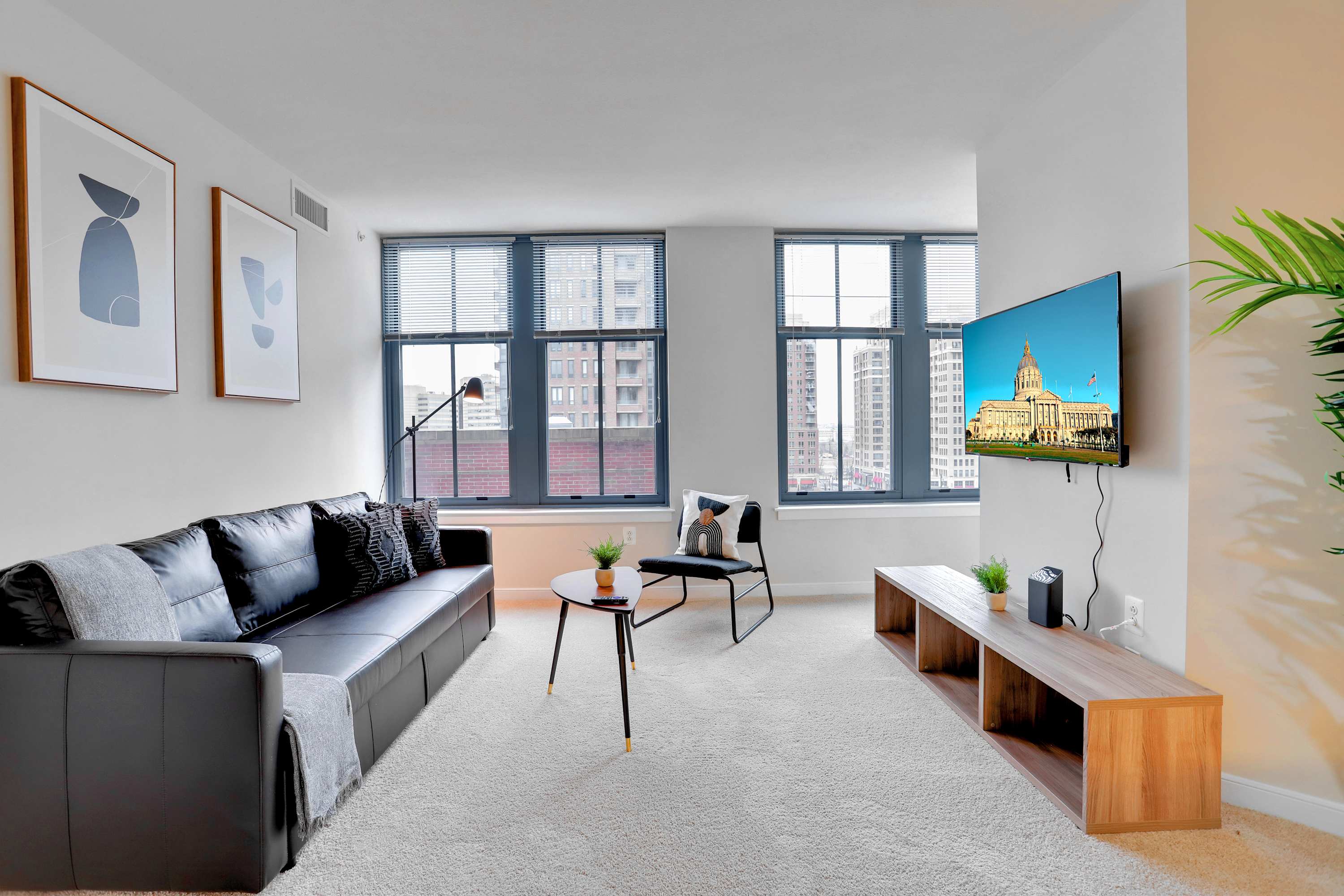 Stylish Retreat With Modern Amenities - Chic Urban Haven - Arlington, VA