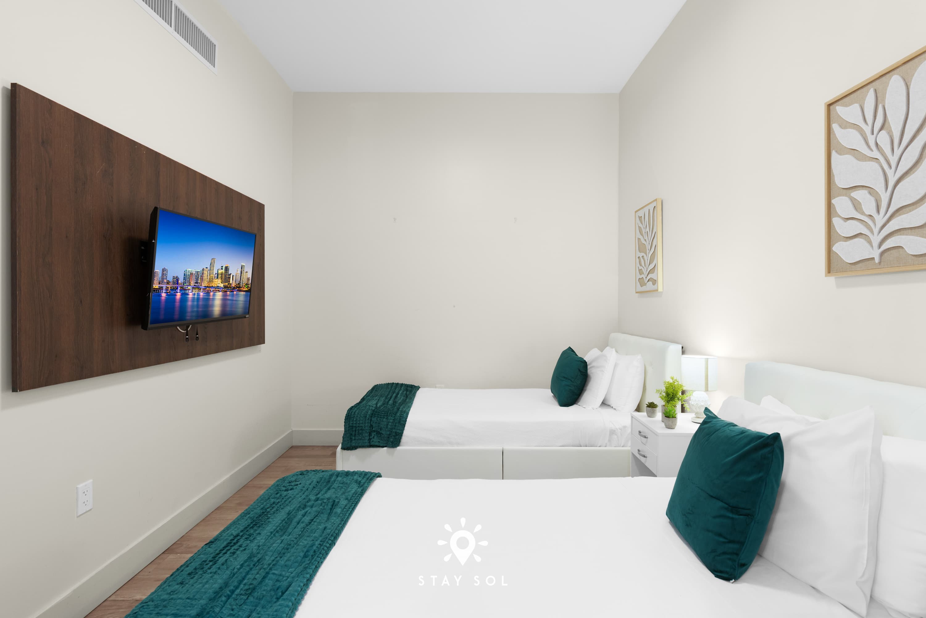 Best Stay| Rooftop Pool+Hot Tub|Near Beach