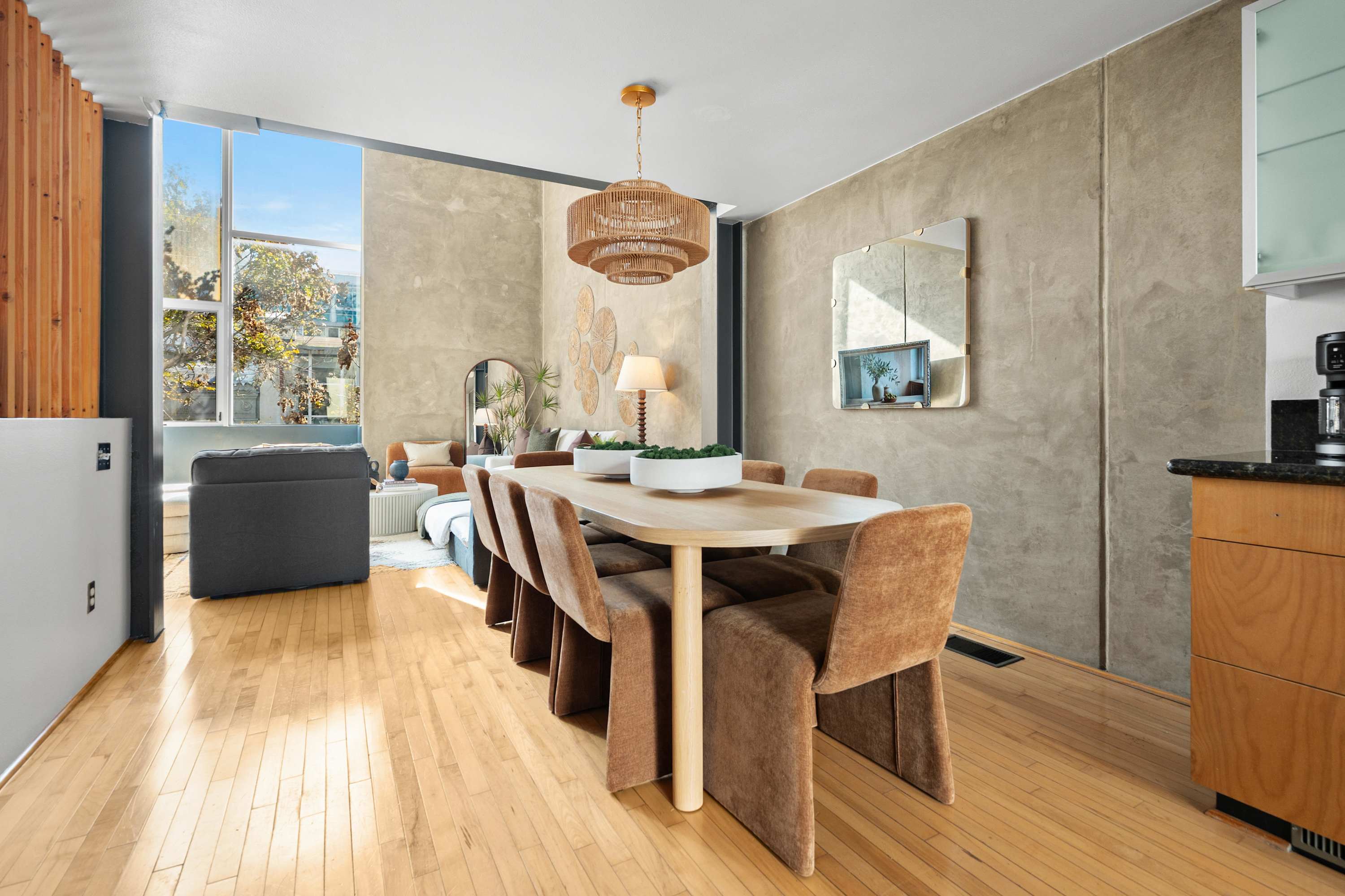 Gaslamp Row House - Sleeps 8, Private Garage, AC