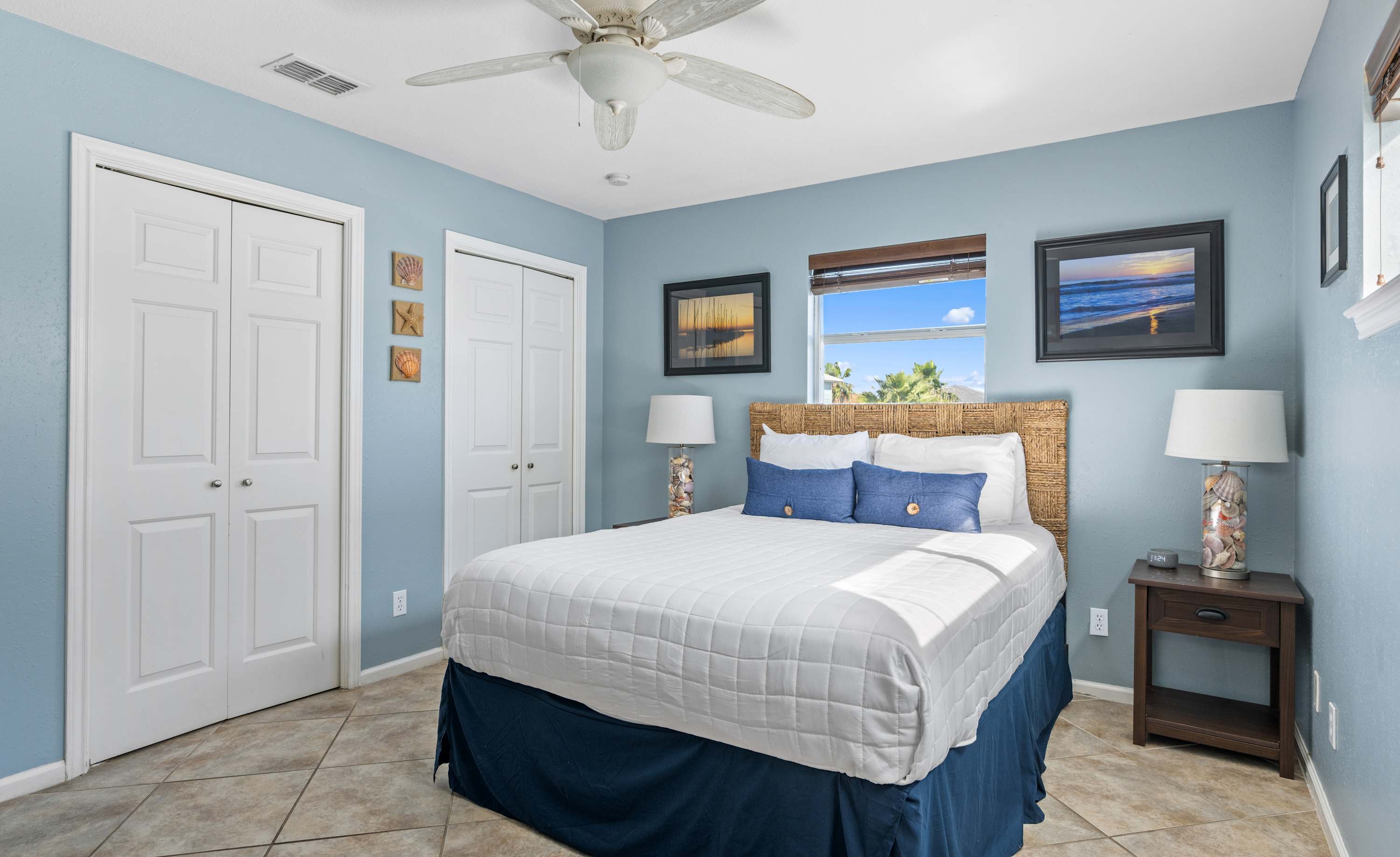 Dogs, Boat Parking, Beach Access | Sunflower Hello