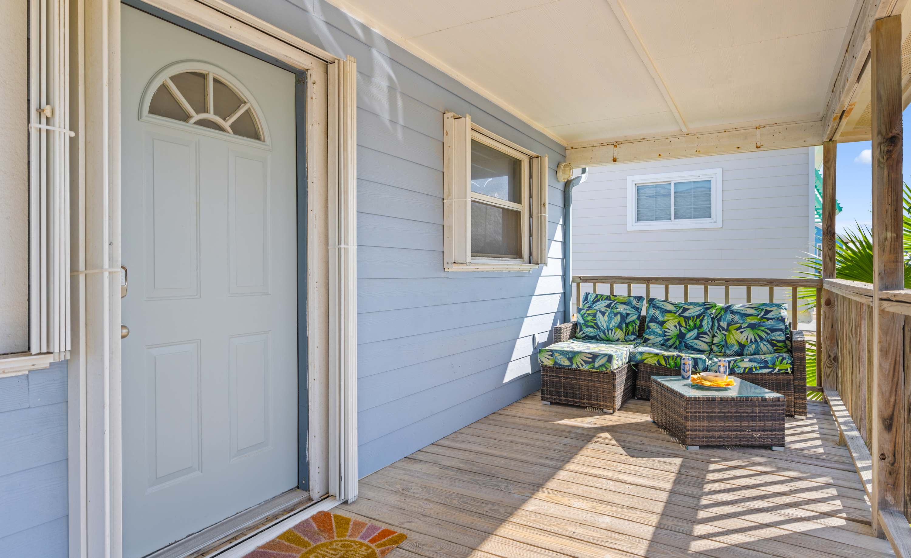 Dogs, Boat Parking, Beach Access | Sunflower Hello