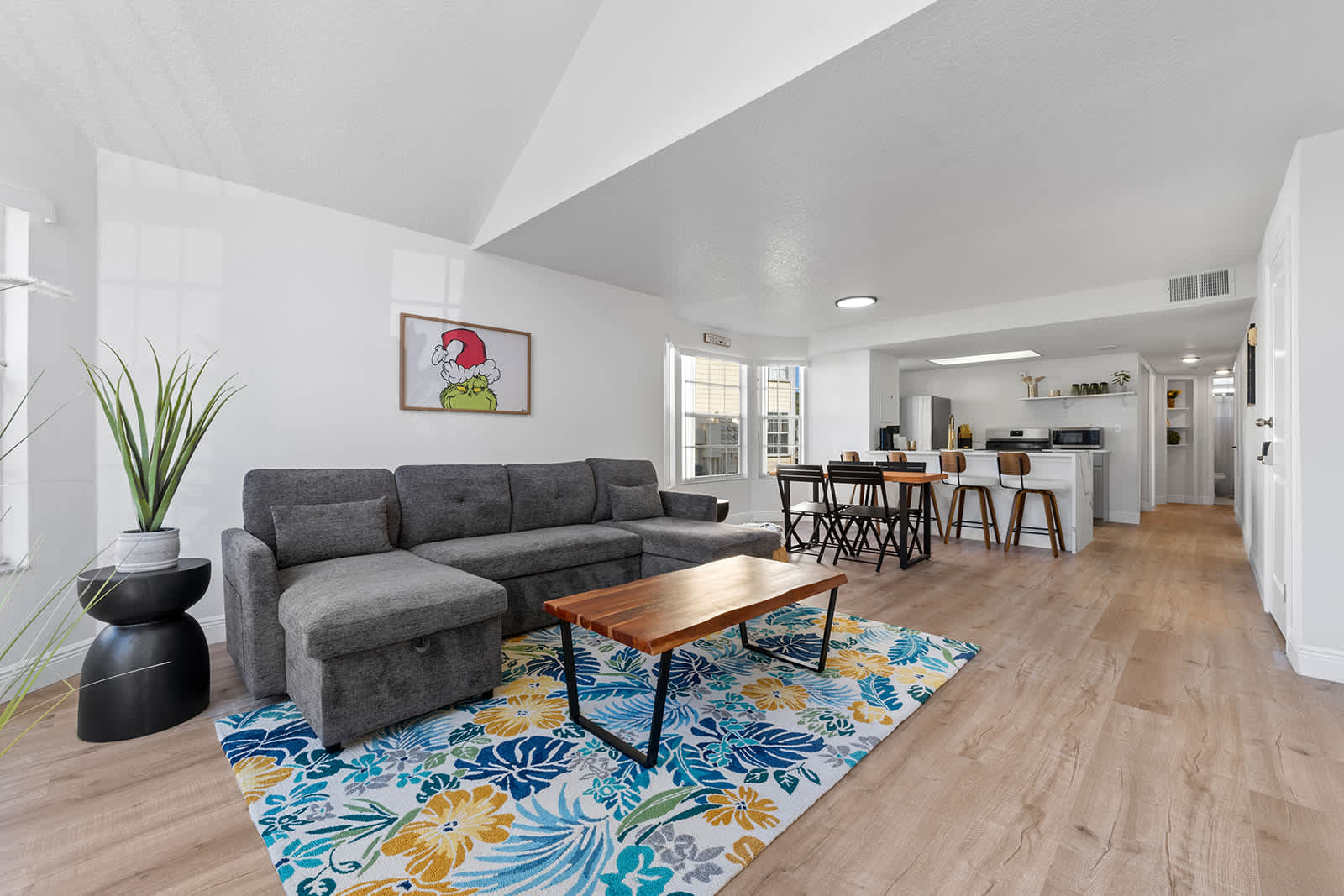 Bright Ground Floor Condo Minutes to Parks