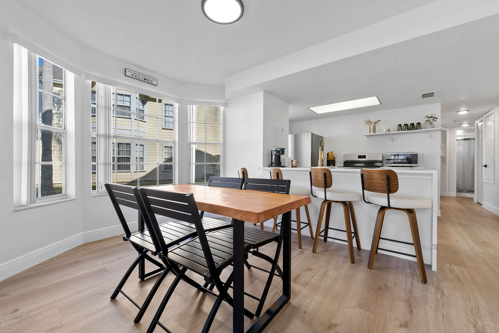Bright Ground Floor Condo Minutes to Parks