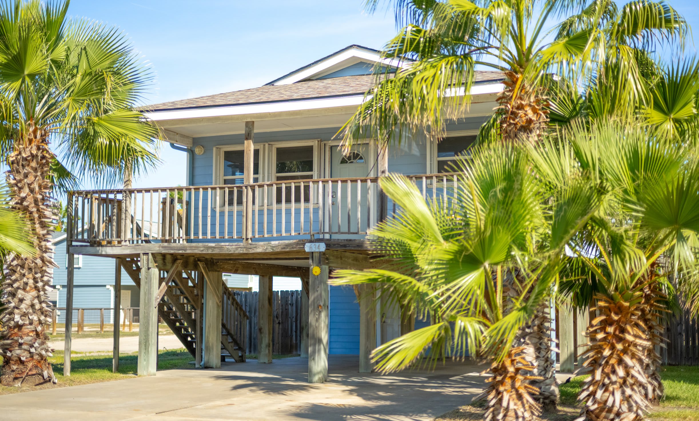 Dogs, Boat Parking, Beach Access | Sunflower Hello