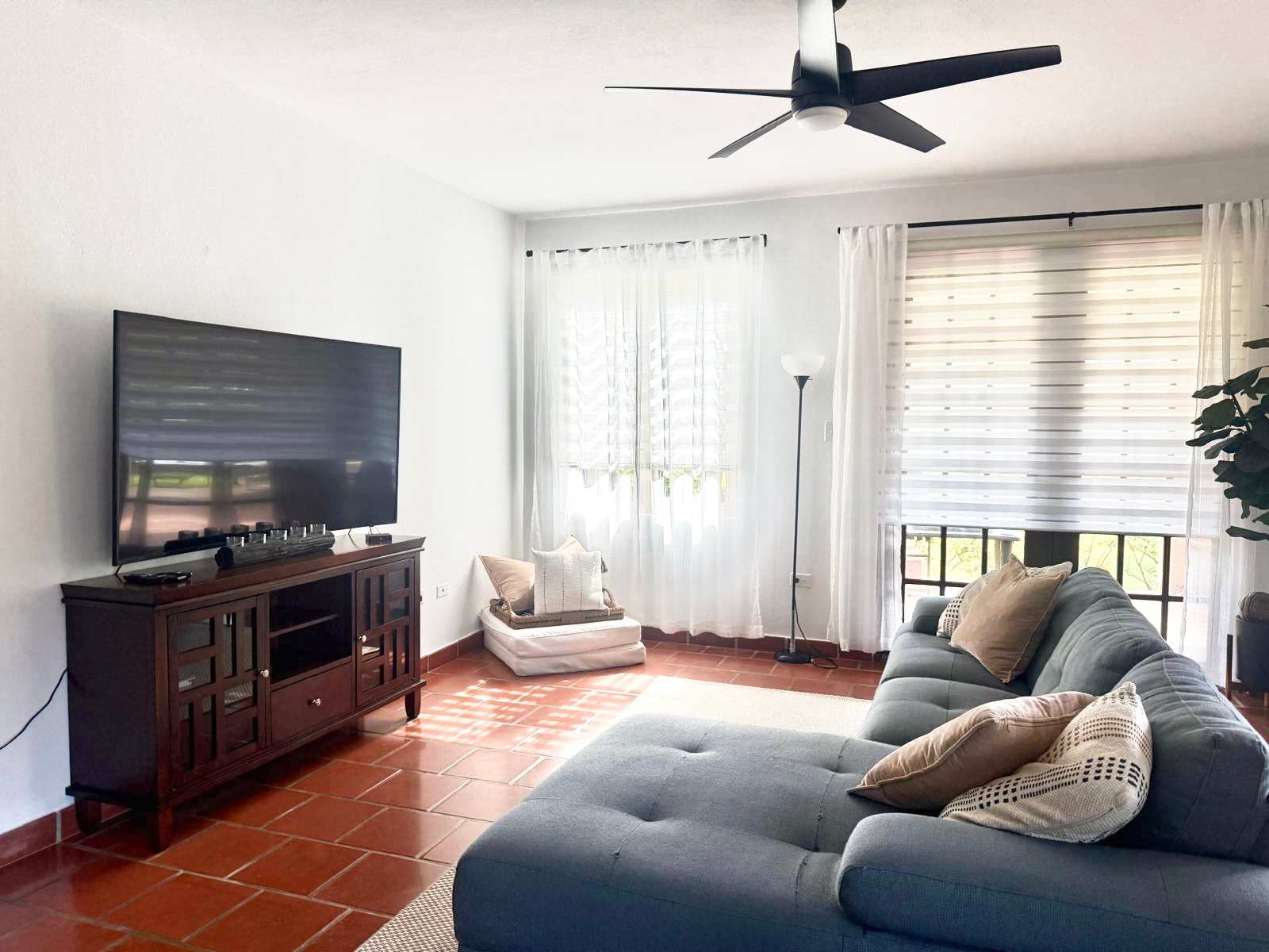 Daria Beachfront community steps 2 pool- Generator 6