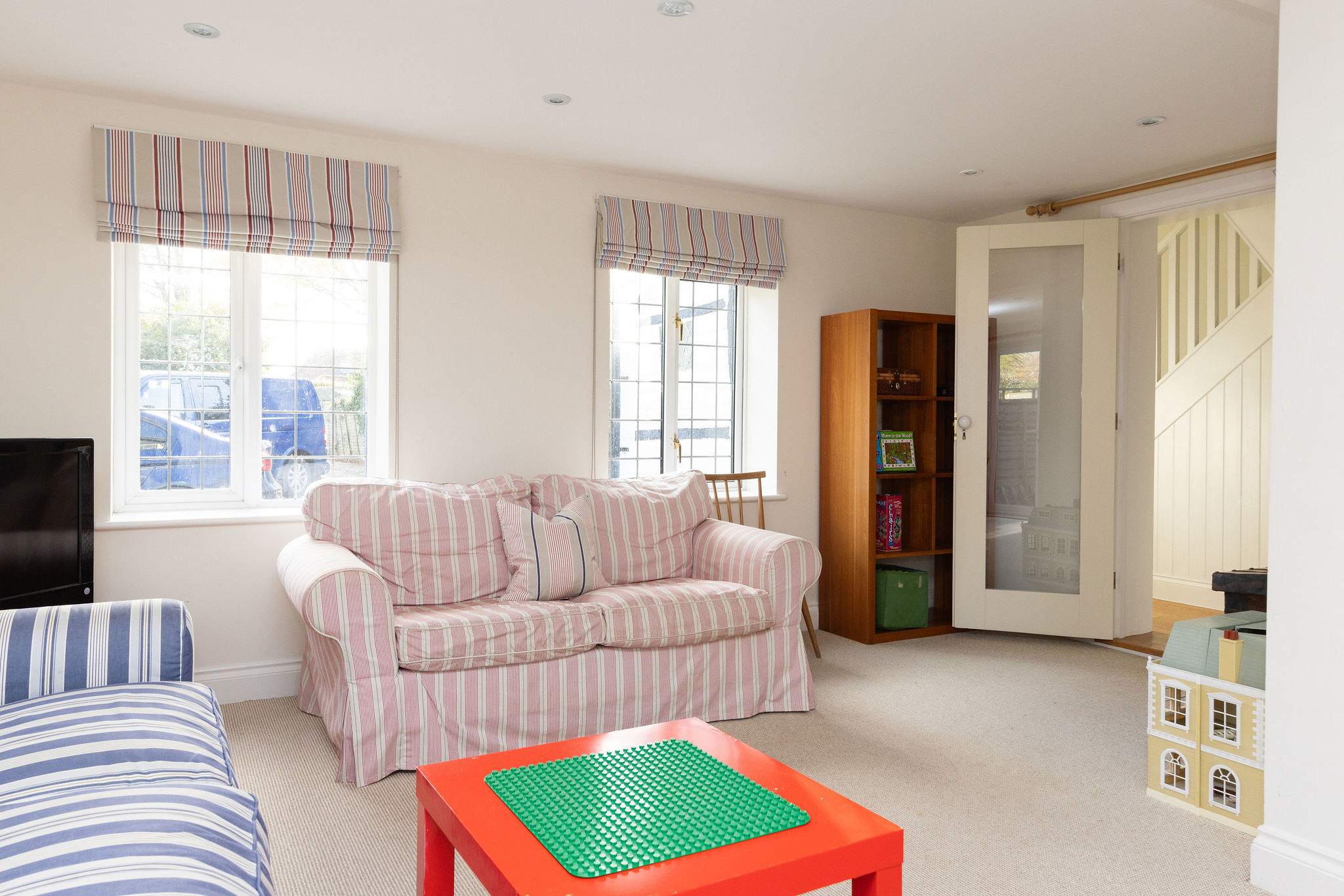 The second lounge comfortably seats 4-6 adults