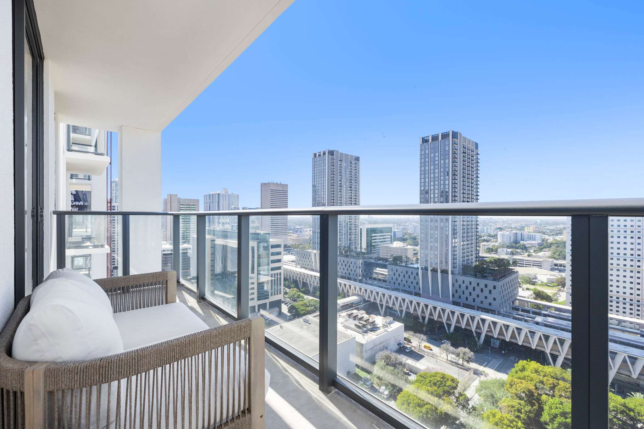 Premium 2BR | FIFA Fan Fest | Skyline Pool