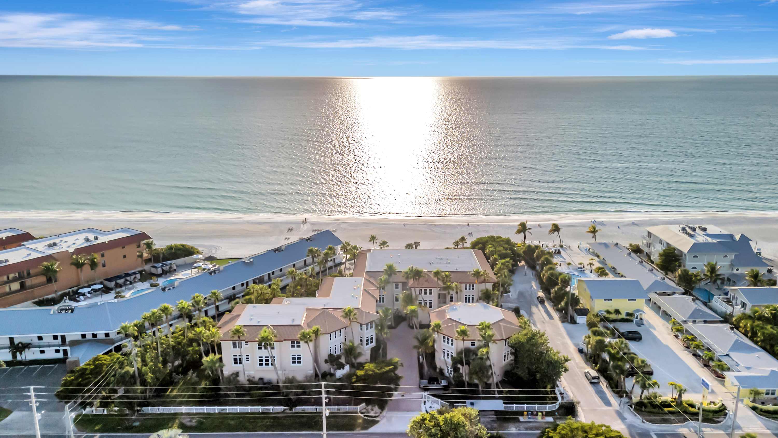4B Balcony Condo Holmes Beach Heated Pool, Hot Tub — Holmes Beach, FL — vacation rental