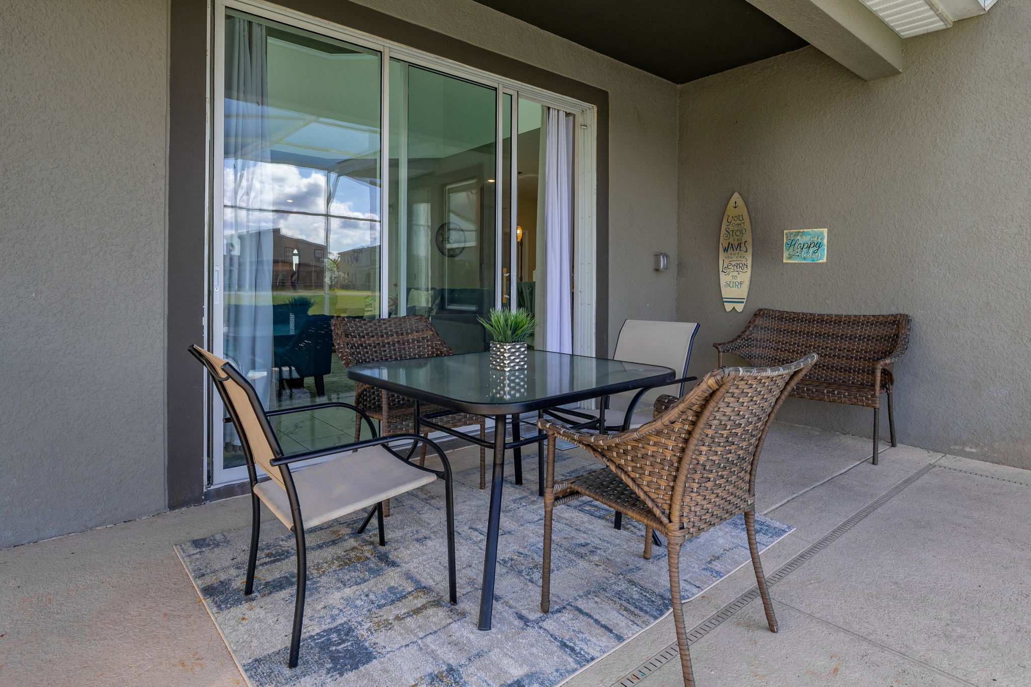 Elegant townhouse w/ pool & resort access