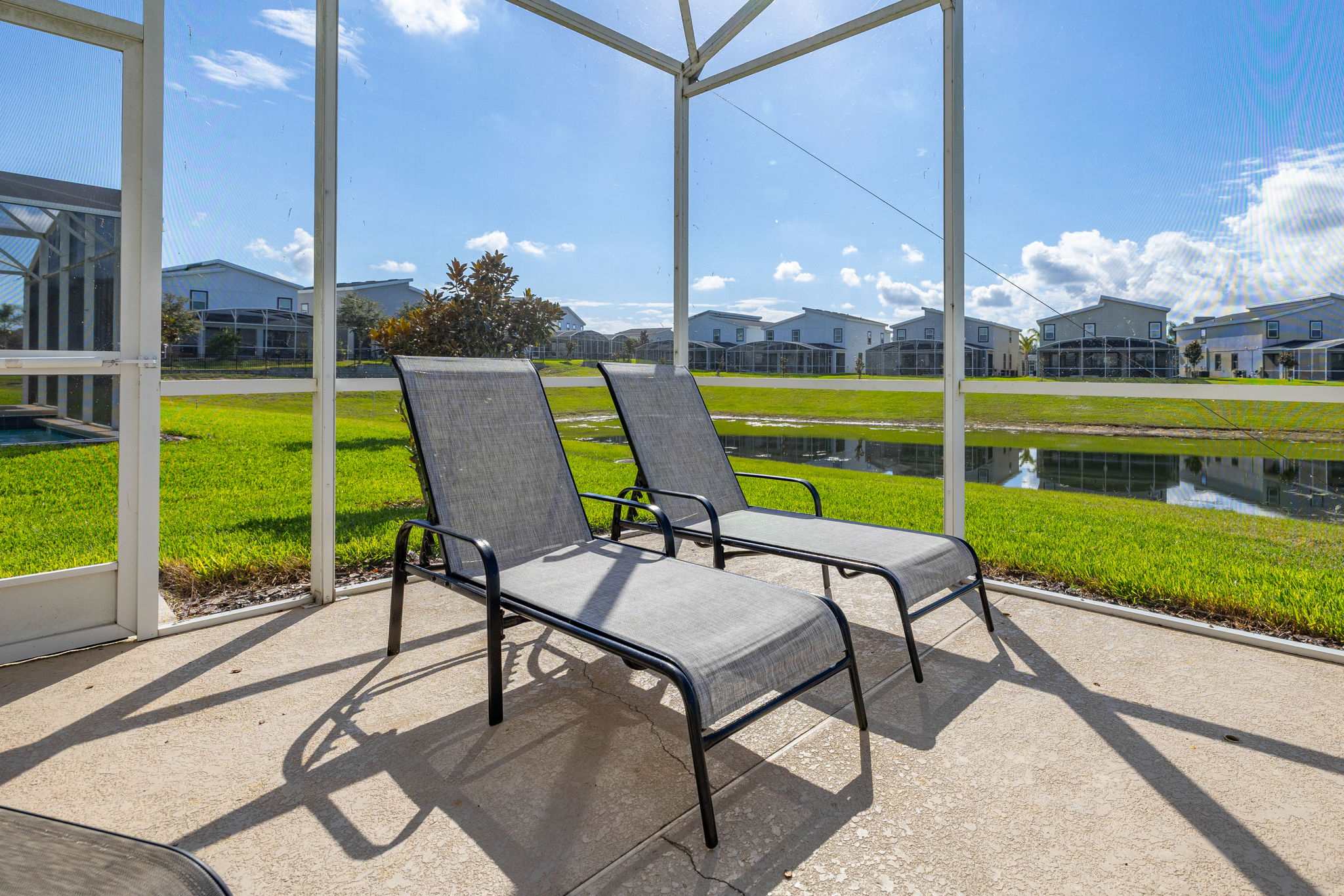 Elegant townhouse w/ pool & resort access