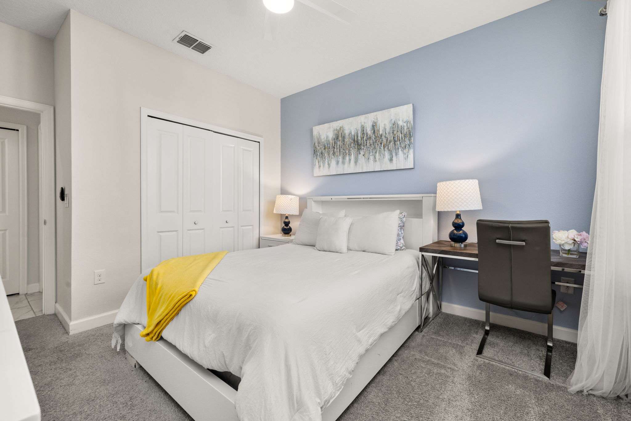 Elegant townhouse w/ pool & resort access