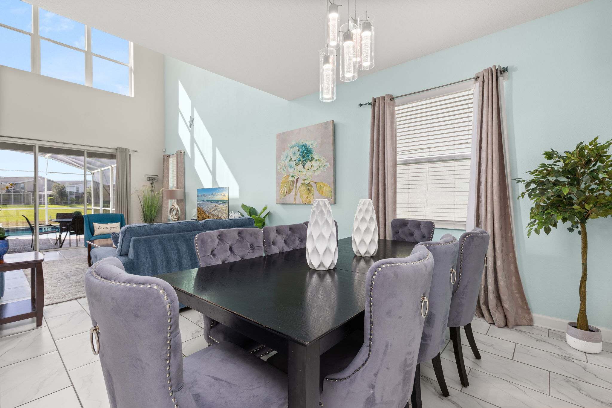 Elegant townhouse w/ pool & resort access