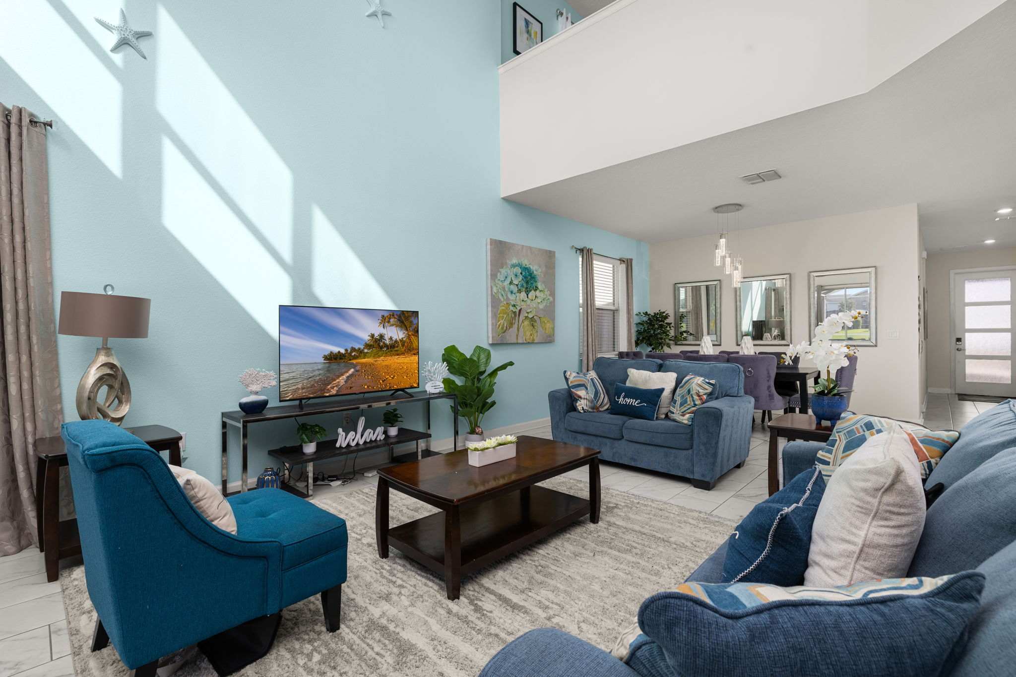 Elegant townhouse w/ pool & resort access