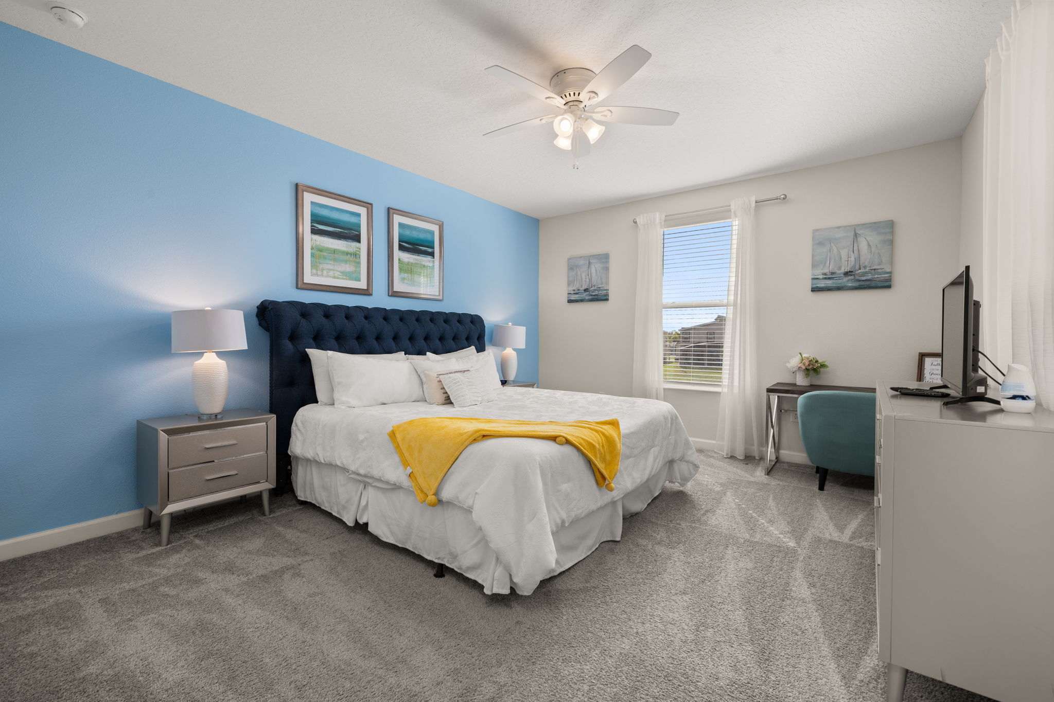 Elegant townhouse w/ pool & resort access