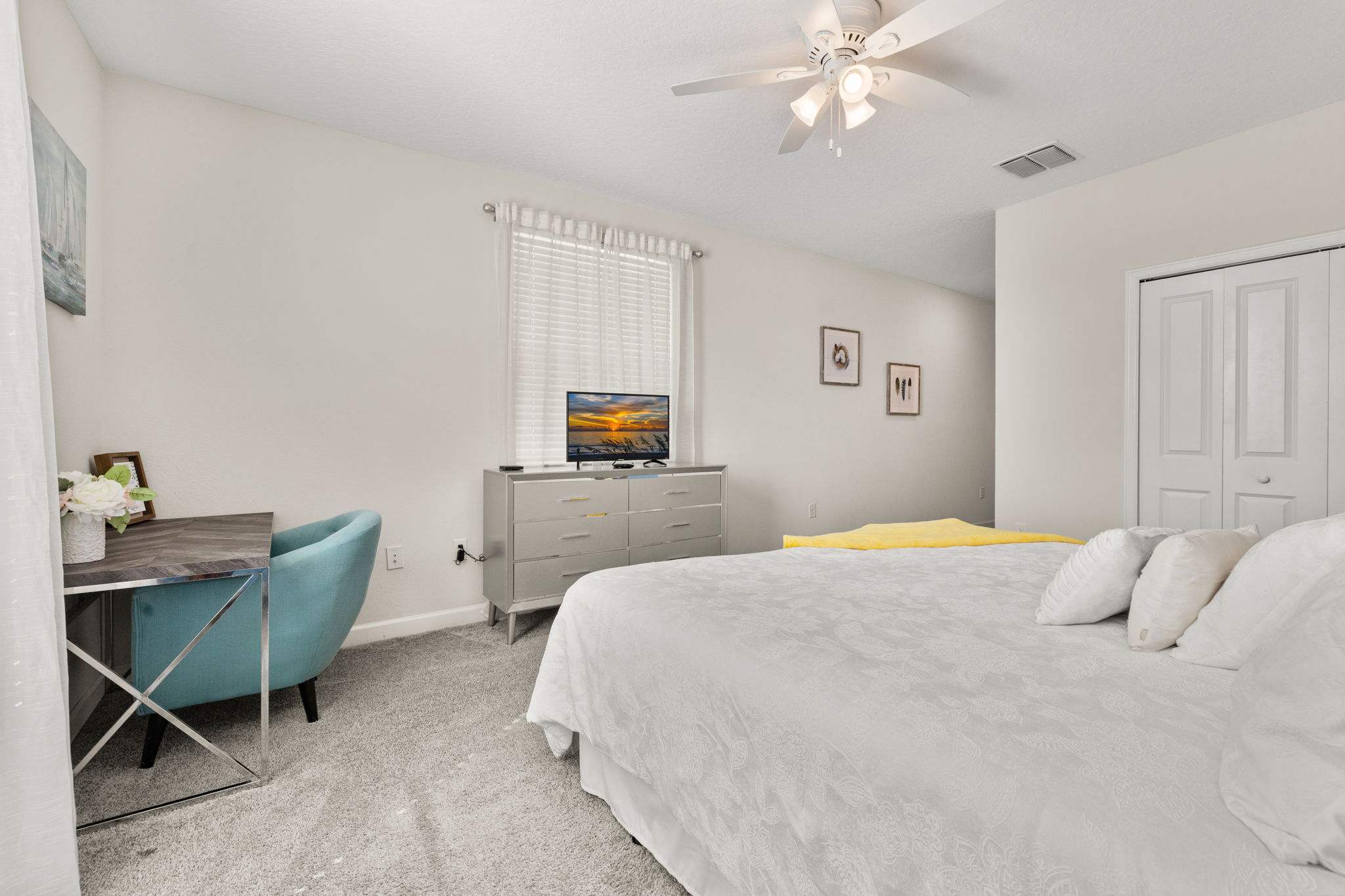 Elegant townhouse w/ pool & resort access