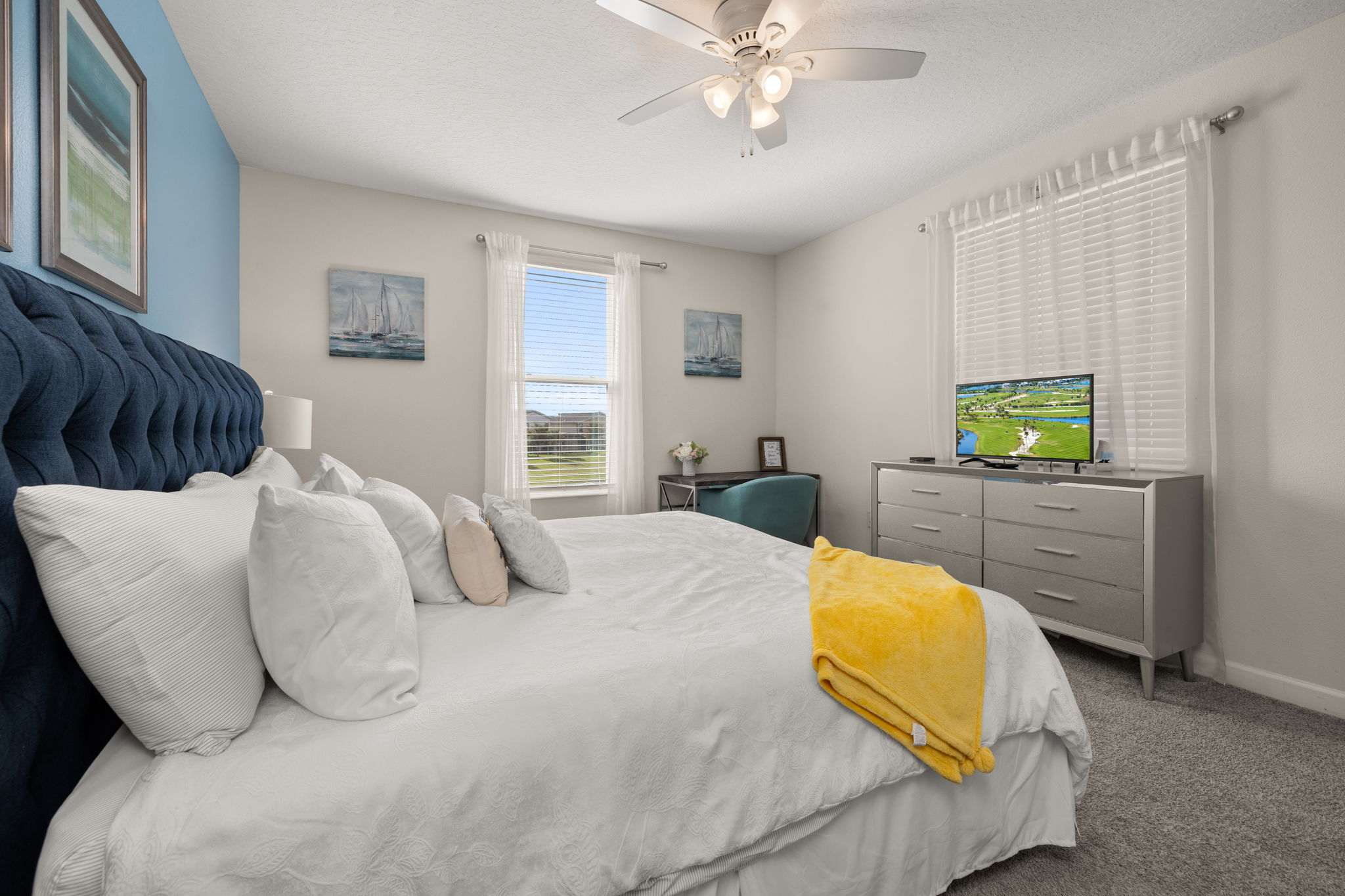 Elegant townhouse w/ pool & resort access