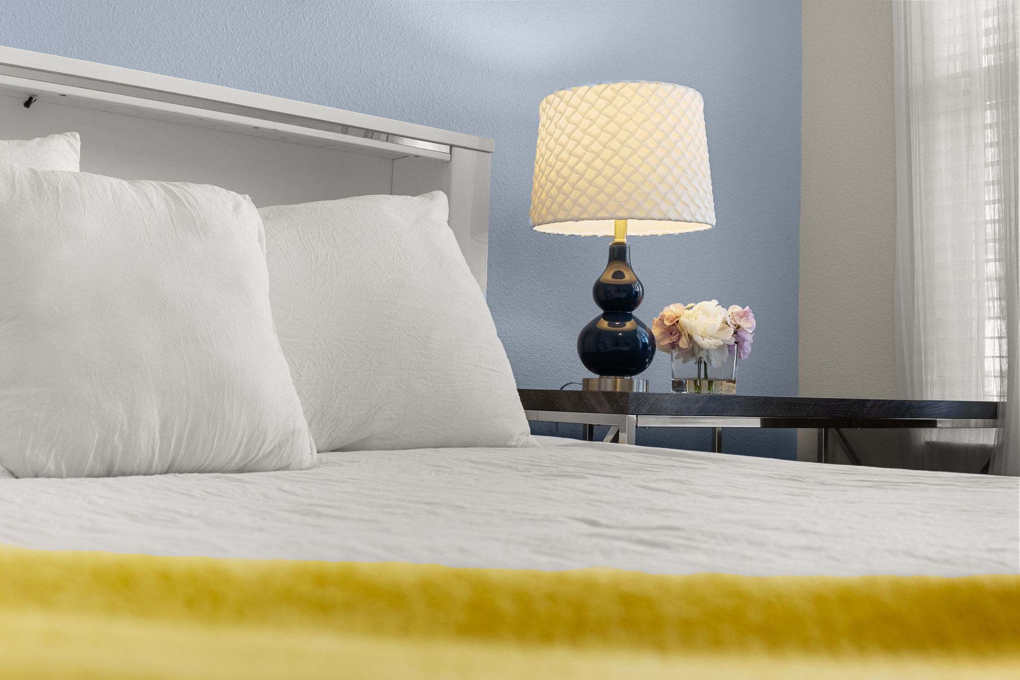 Elegant townhouse w/ pool & resort access