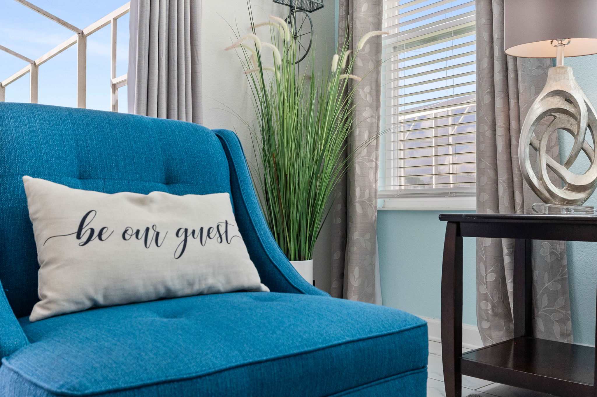 Elegant townhouse w/ pool & resort access