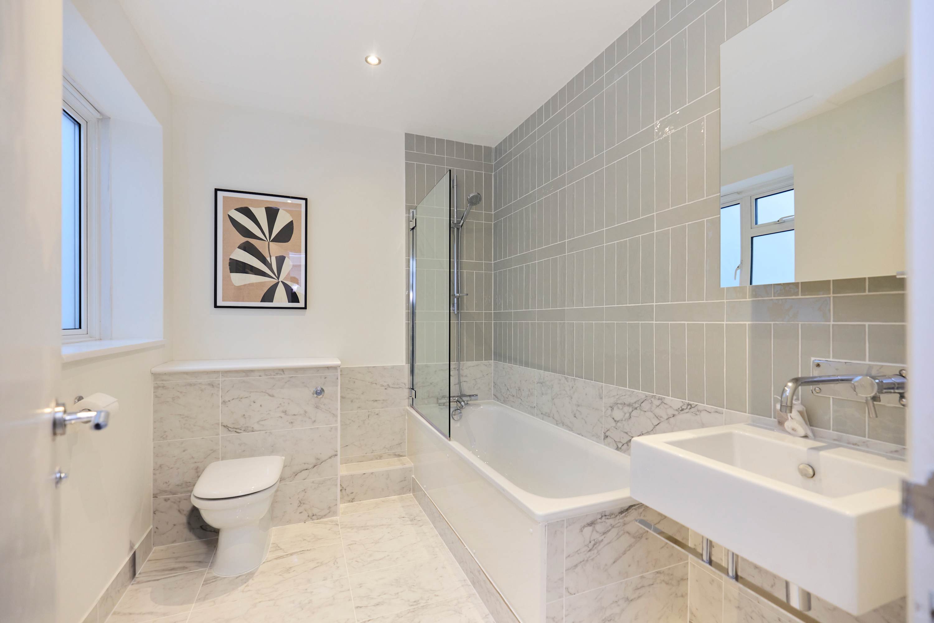 Three-Bedroom Hyde Park Apartment in Flat 15, Strathearn Place W2 2NQ - Property image 42 - VivreStays