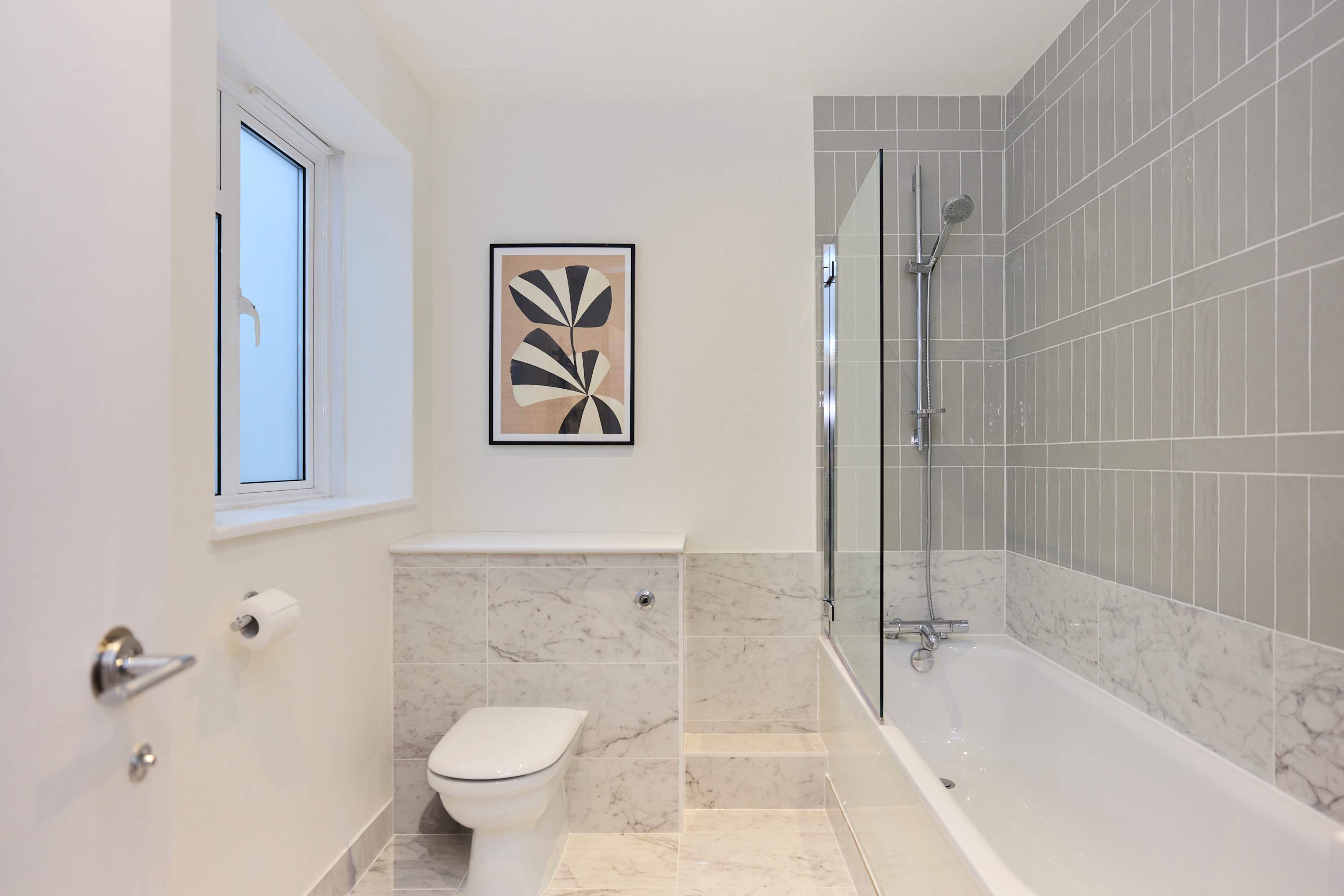 Three-Bedroom Hyde Park Apartment in Flat 15, Strathearn Place W2 2NQ - Property image 41 - VivreStays