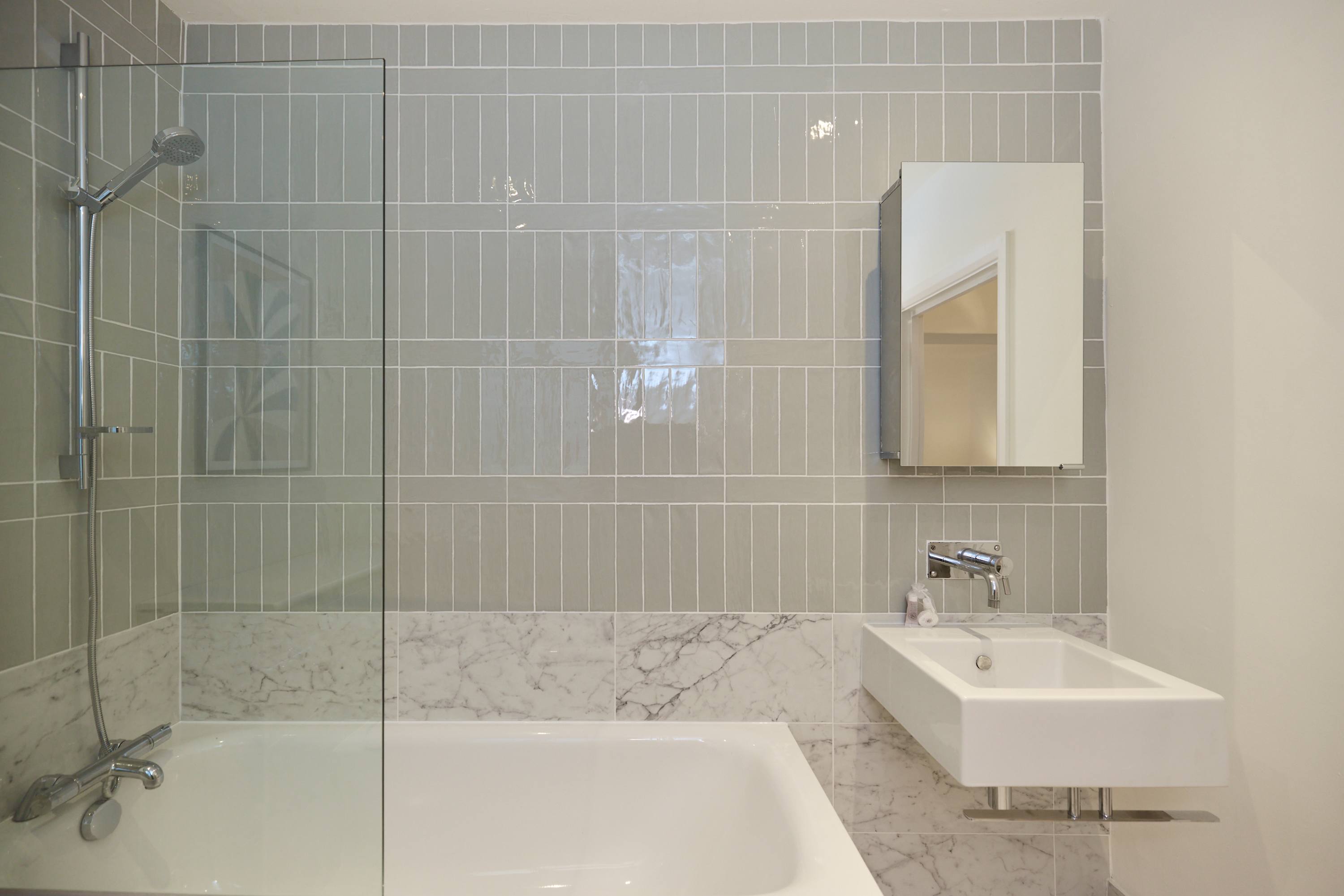 Three-Bedroom Hyde Park Apartment in Flat 15, Strathearn Place W2 2NQ - Property image 43 - VivreStays