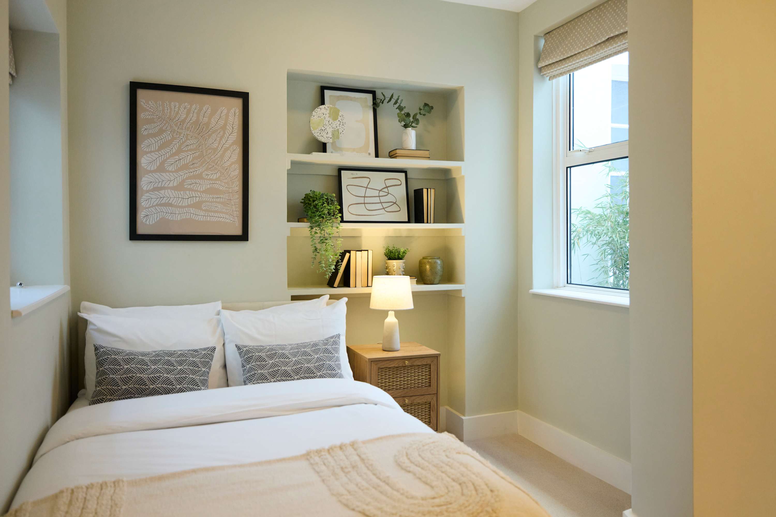 Three-Bedroom Hyde Park Apartment in Flat 15, Strathearn Place W2 2NQ - Property image 39 - VivreStays
